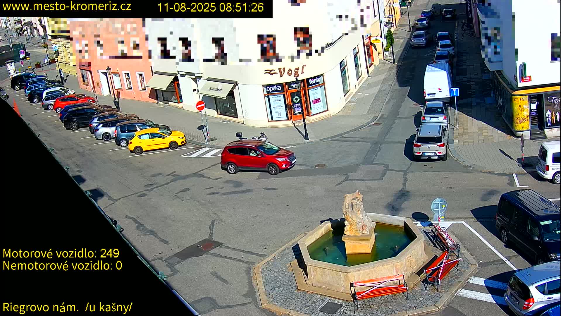 Kroměříž - Riegrovo Náměstí Fountain (Rieger Square) Live Cam - Kromeriz, Zlin, Czechia