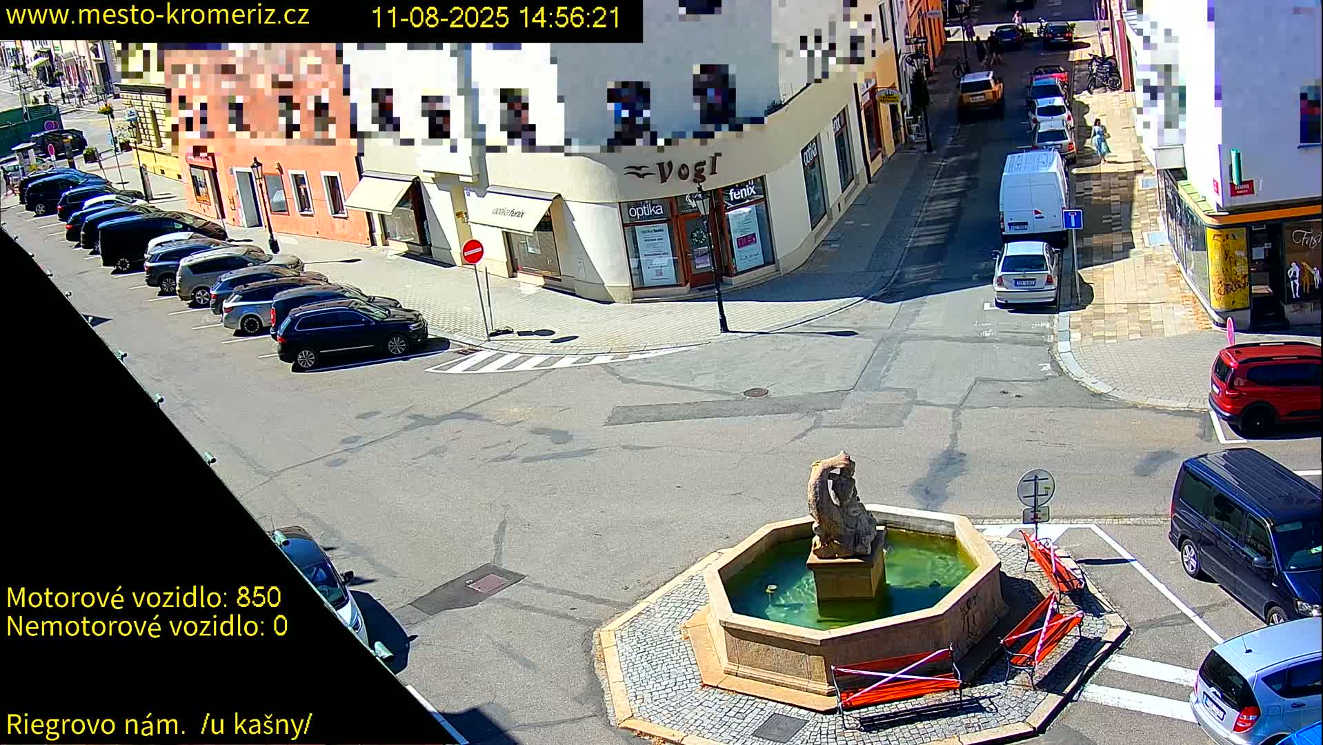 Kroměříž - Riegrovo Náměstí Fountain (Rieger Square) Live Cam - Kromeriz, Zlin, Czechia