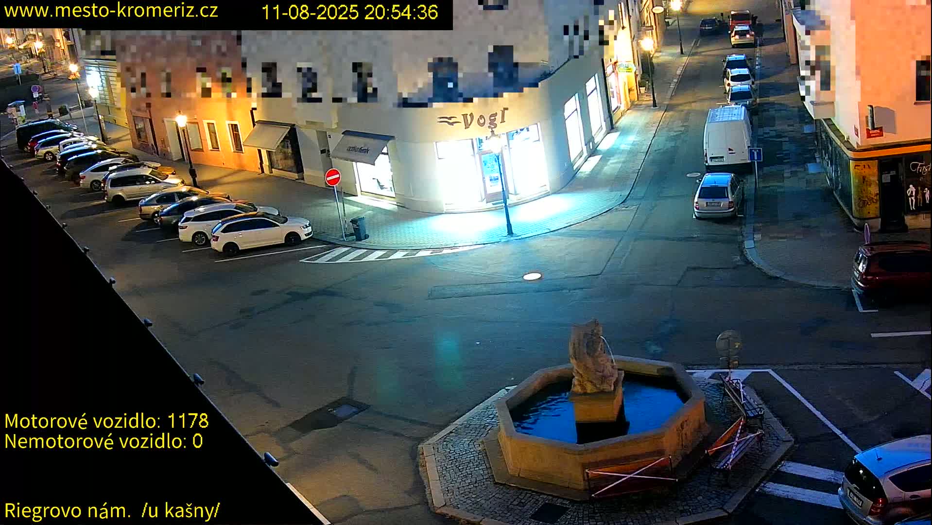 Kroměříž - Riegrovo Náměstí Fountain (Rieger Square) Live Cam - Kromeriz, Zlin, Czechia