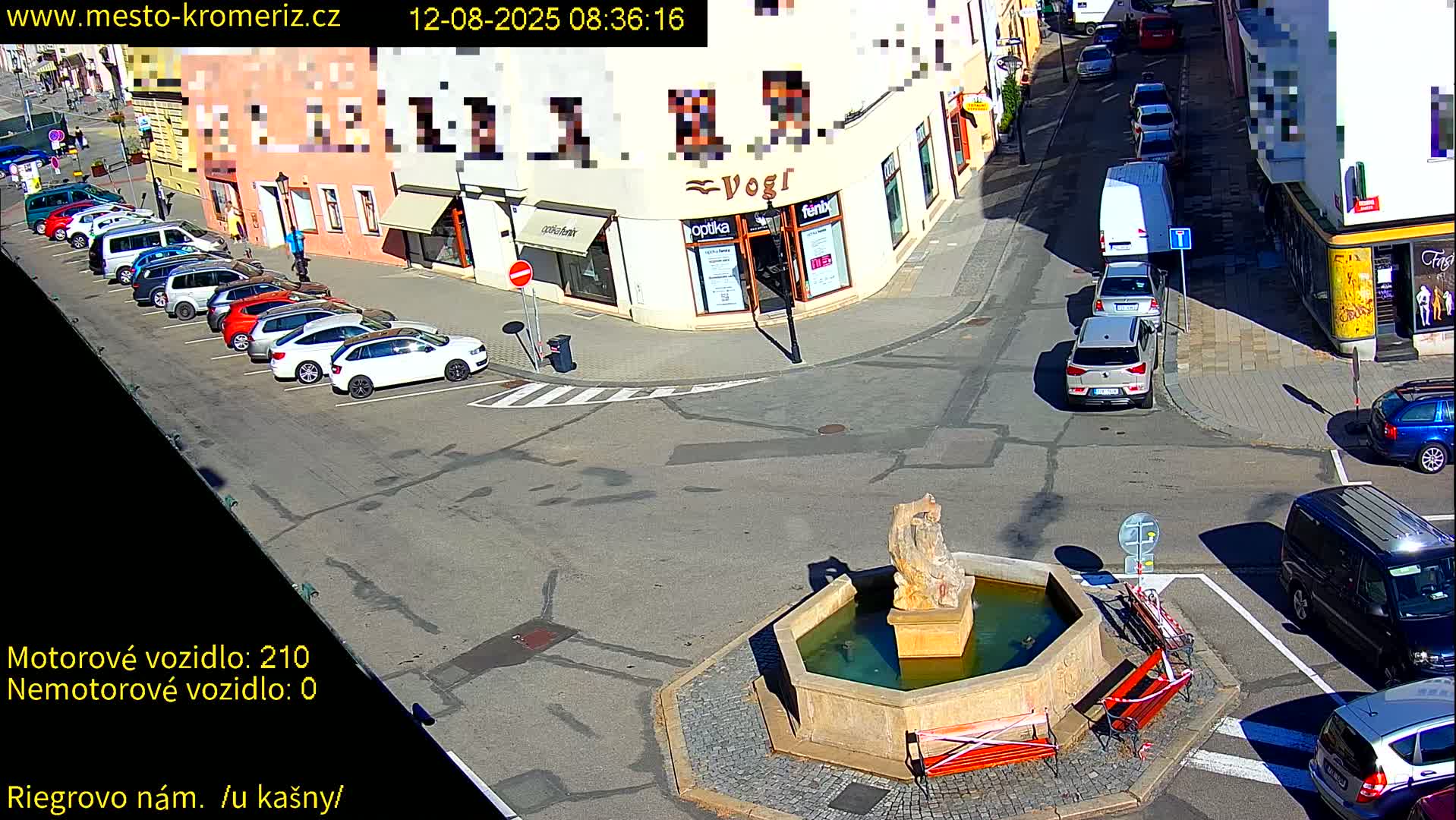Kroměříž - Riegrovo Náměstí Fountain (Rieger Square) Live Cam - Kromeriz, Zlin, Czechia
