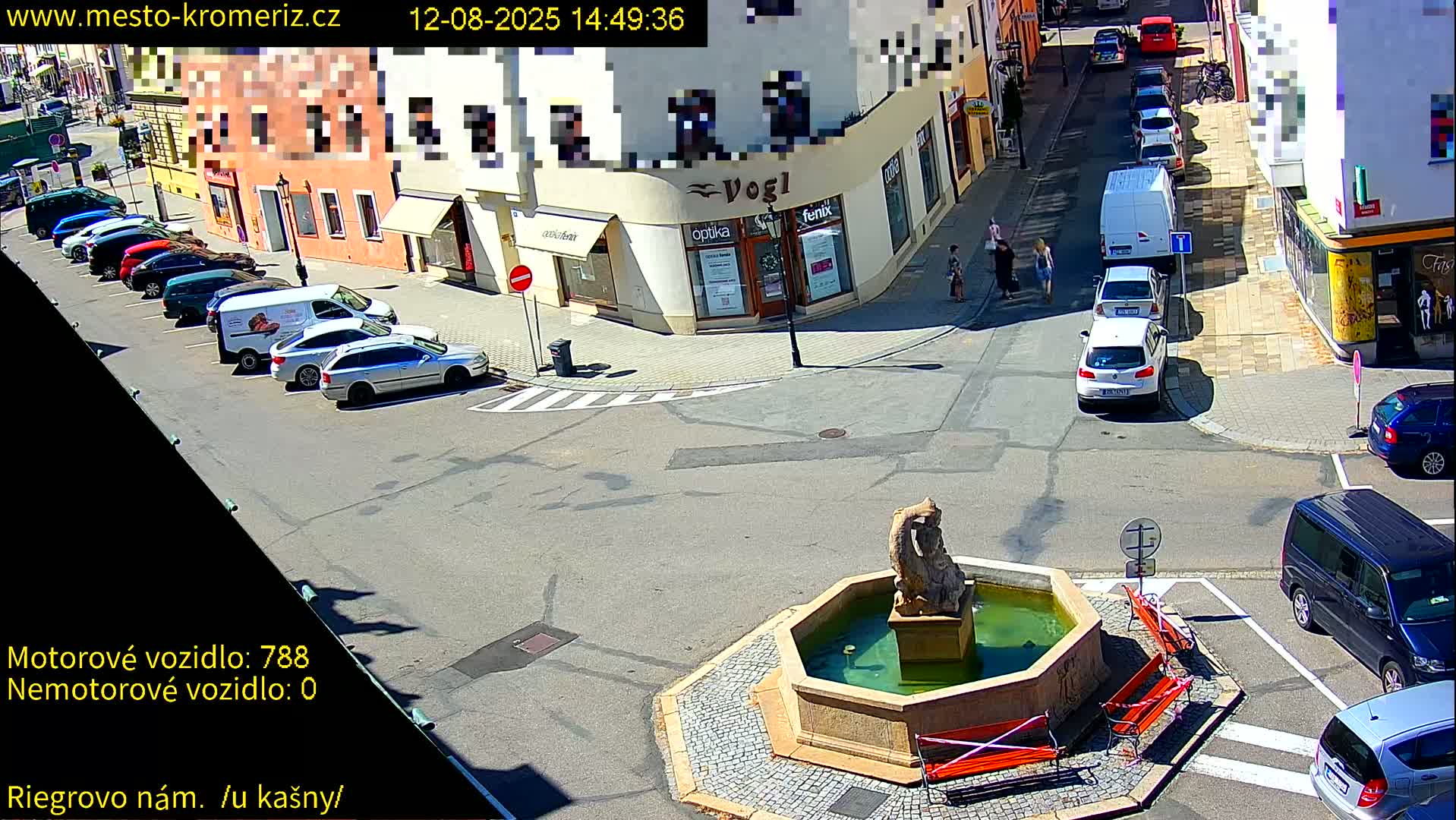 Kroměříž - Riegrovo Náměstí Fountain (Rieger Square) Live Cam - Kromeriz, Zlin, Czechia