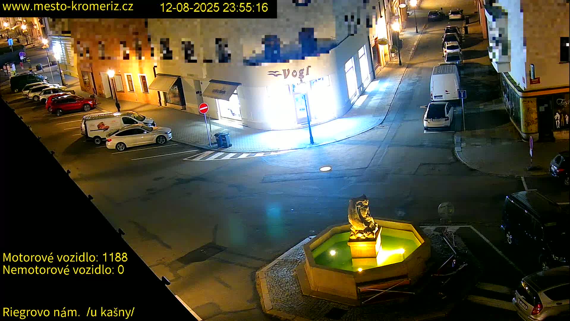 Kroměříž - Riegrovo Náměstí Fountain (Rieger Square) Live Cam - Kromeriz, Zlin, Czechia