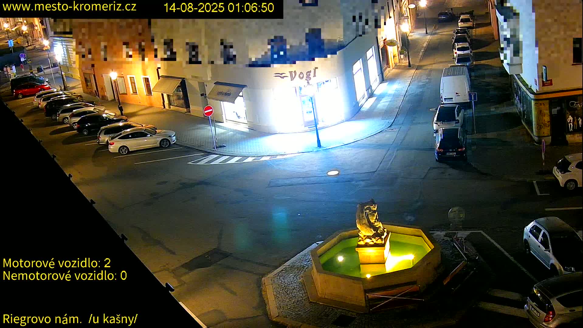 Kroměříž - Riegrovo Náměstí Fountain (Rieger Square) Live Cam - Kromeriz, Zlin, Czechia