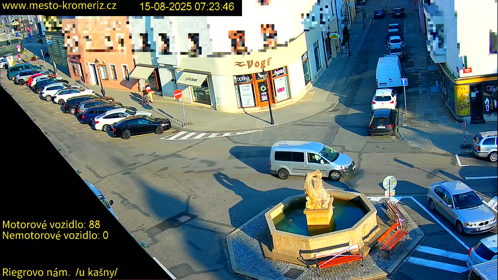 Kroměříž - Riegrovo Náměstí Fountain (Rieger Square) Live Cam - Kromeriz, Zlin, Czechia