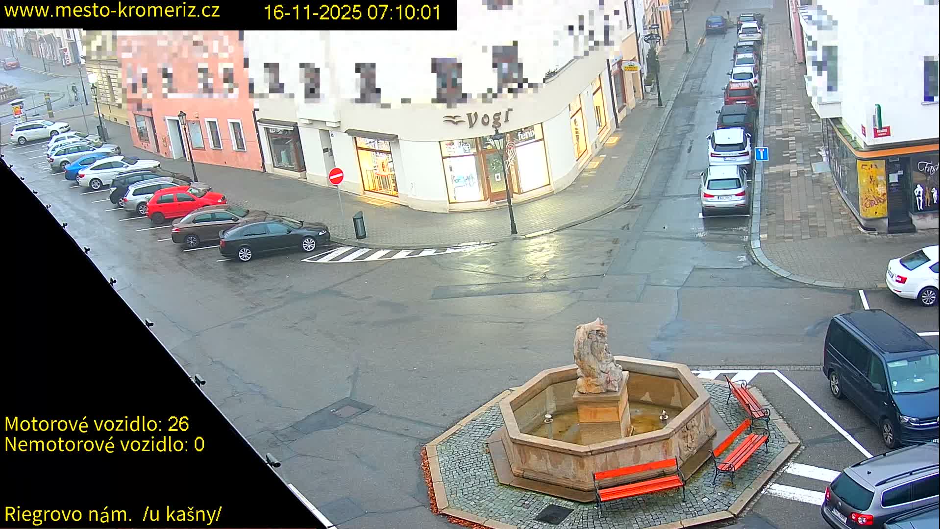 Kroměříž - Riegrovo Náměstí Fountain (Rieger Square) Live Cam - Kromeriz, Zlin, Czechia