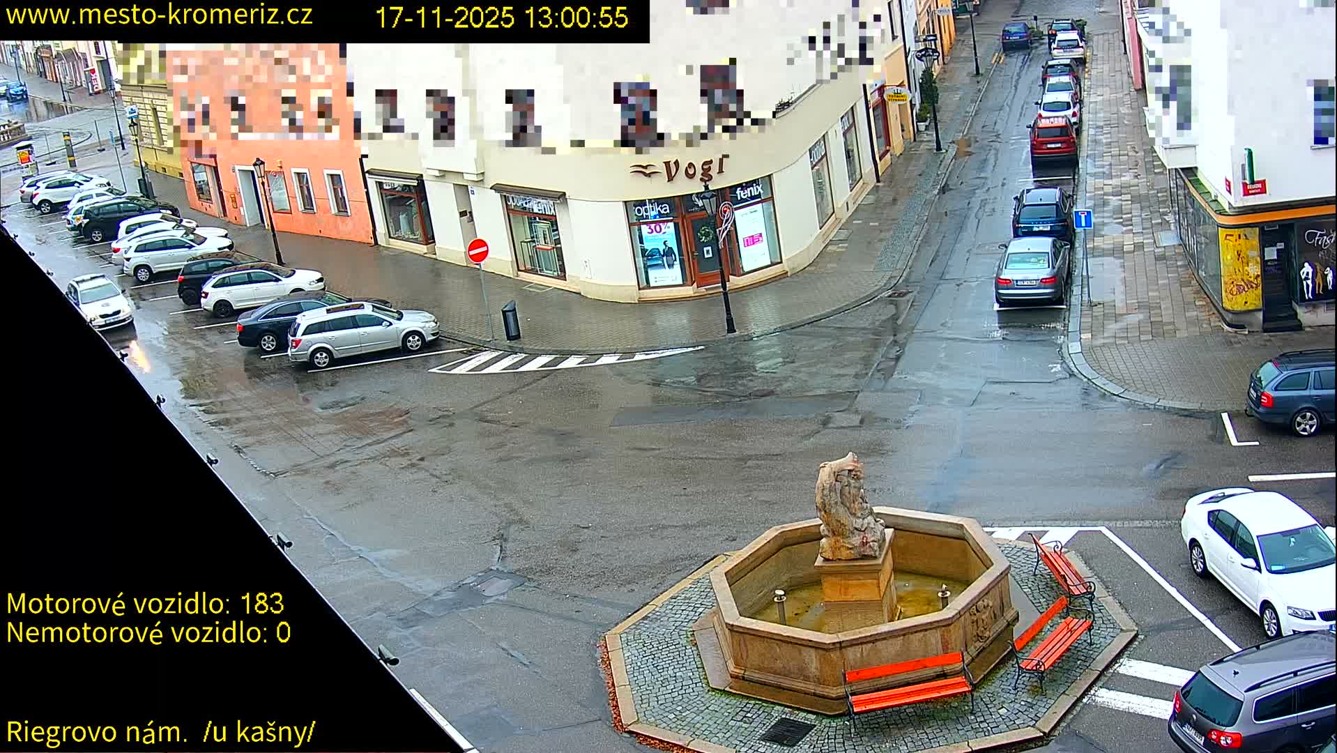 Kroměříž - Riegrovo Náměstí Fountain (Rieger Square) Live Cam - Kromeriz, Zlin, Czechia