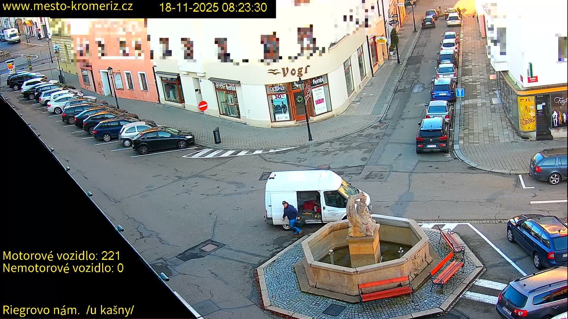 Kroměříž - Riegrovo Náměstí Fountain (Rieger Square) Live Cam - Kromeriz, Zlin, Czechia