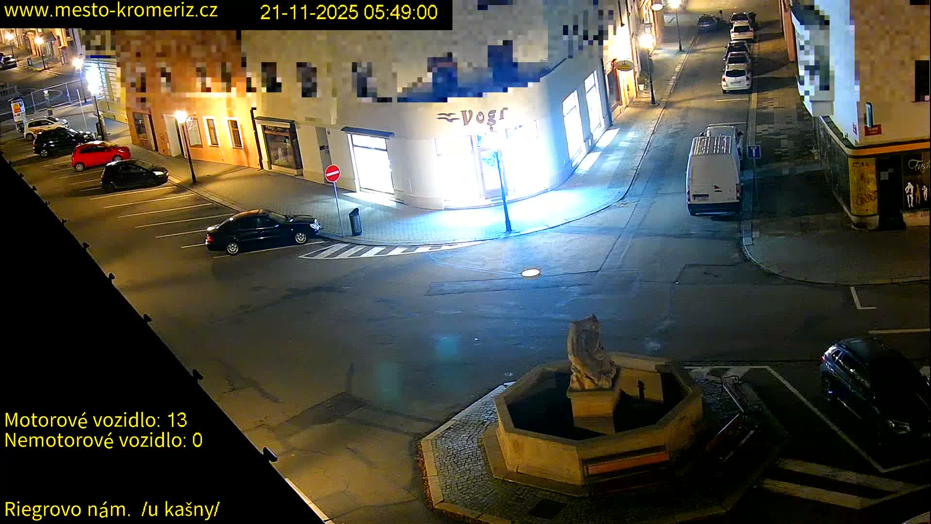 Kroměříž - Riegrovo Náměstí Fountain (Rieger Square) Live Cam - Kromeriz, Zlin, Czechia