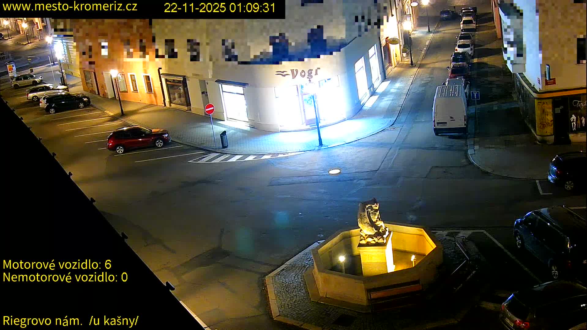 Kroměříž - Riegrovo Náměstí Fountain (Rieger Square) Live Cam - Kromeriz, Zlin, Czechia