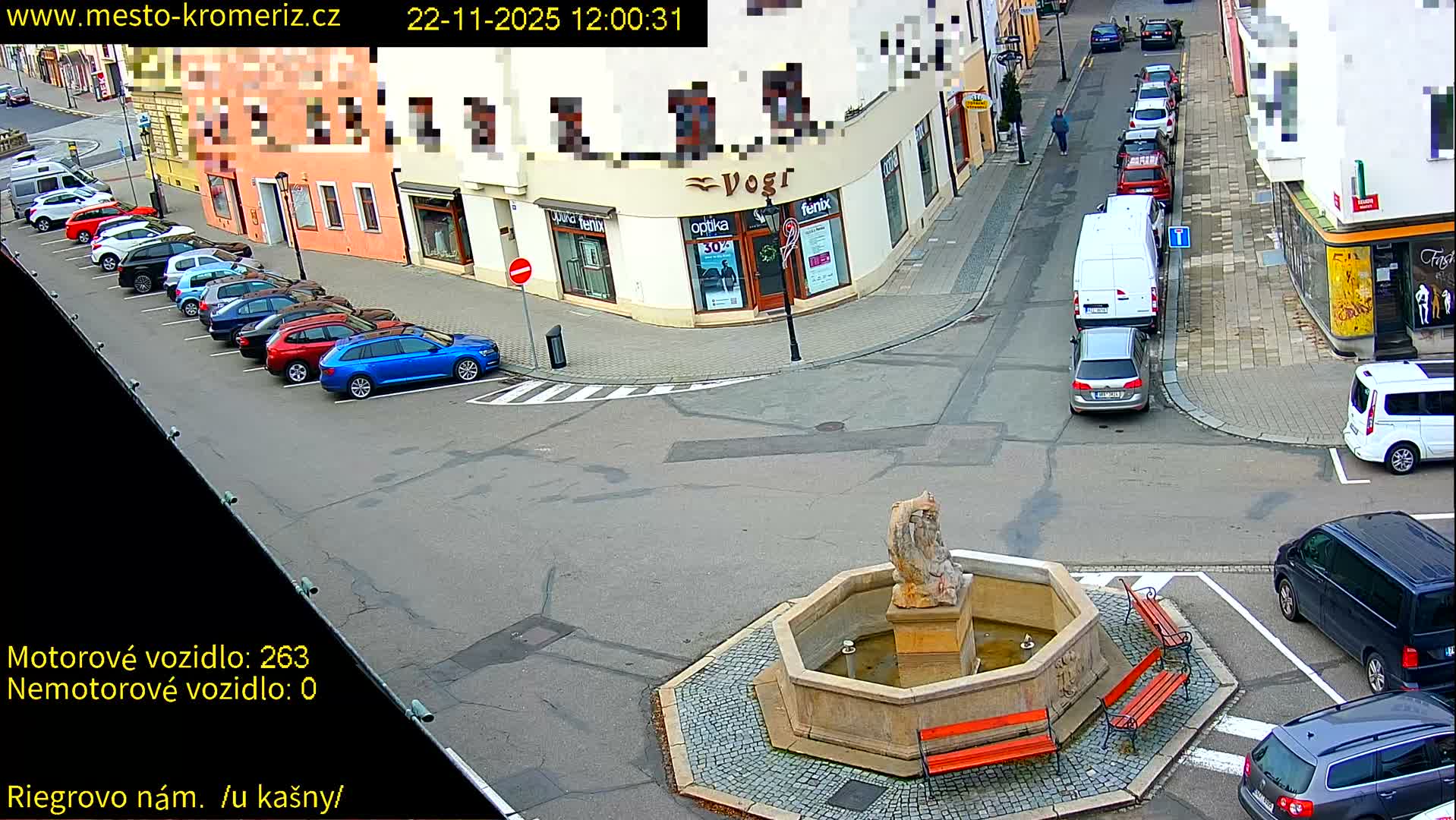 Kroměříž - Riegrovo Náměstí Fountain (Rieger Square) Live Cam - Kromeriz, Zlin, Czechia