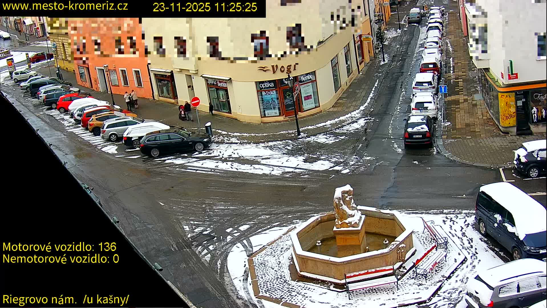 Kroměříž - Riegrovo Náměstí Fountain (Rieger Square) Live Cam - Kromeriz, Zlin, Czechia
