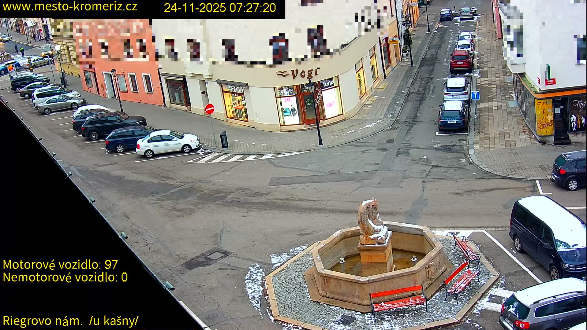 Kroměříž - Riegrovo Náměstí Fountain (Rieger Square) Live Cam - Kromeriz, Zlin, Czechia