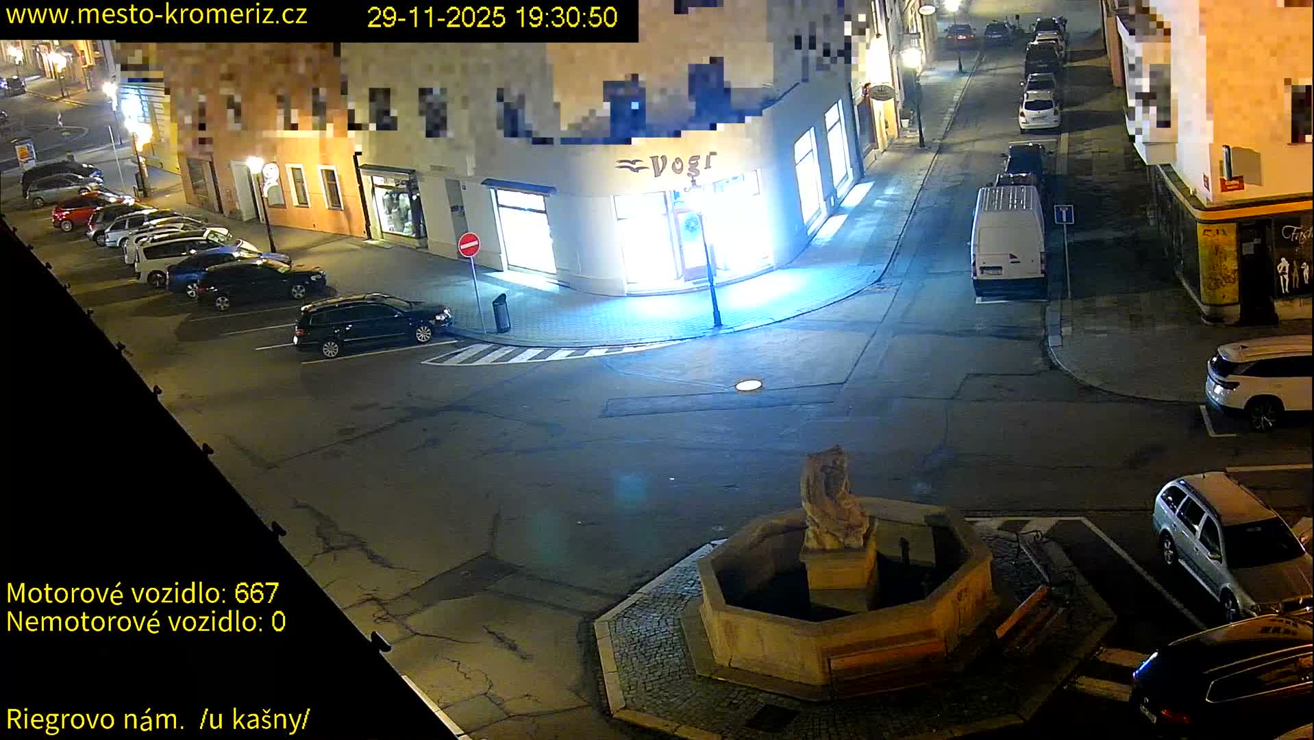 Kroměříž - Riegrovo Náměstí Fountain (Rieger Square) Live Cam - Kromeriz, Zlin, Czechia