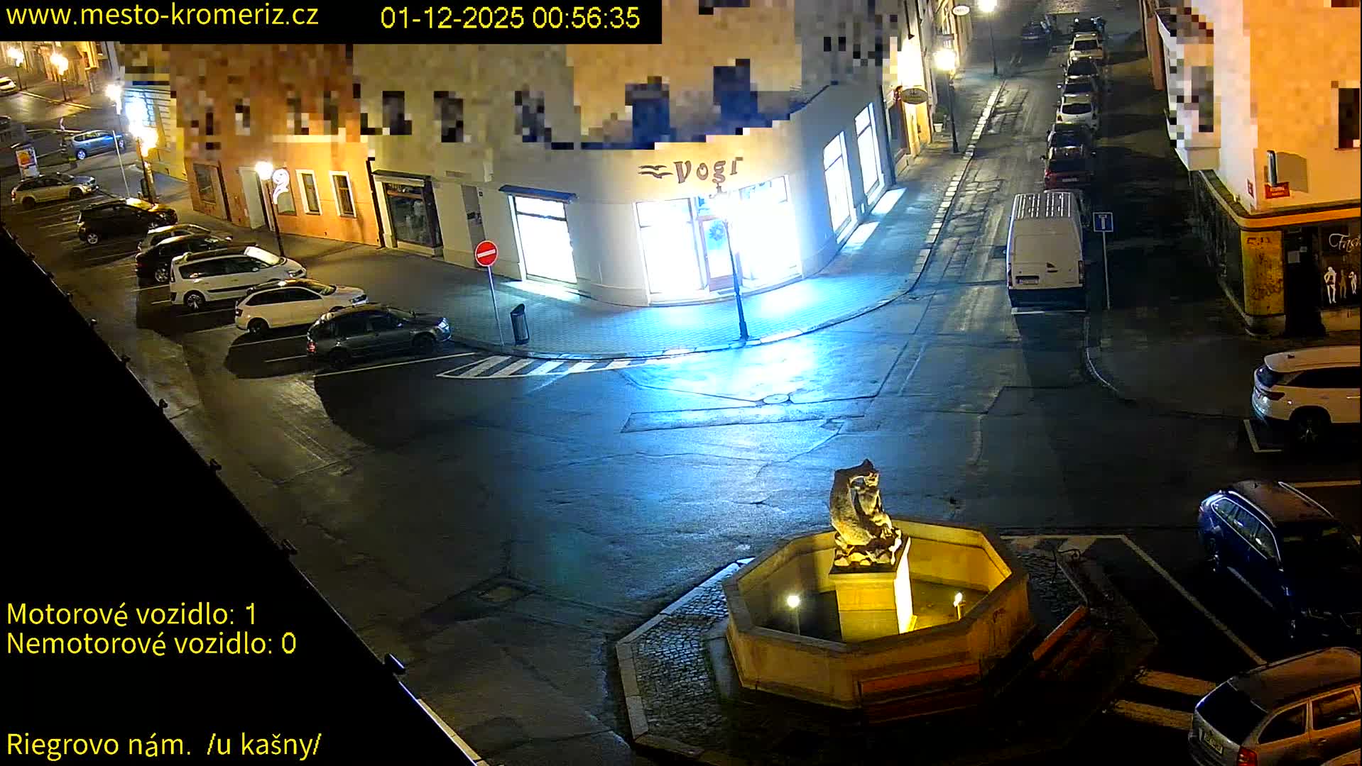 Kroměříž - Riegrovo Náměstí Fountain (Rieger Square) Live Cam - Kromeriz, Zlin, Czechia