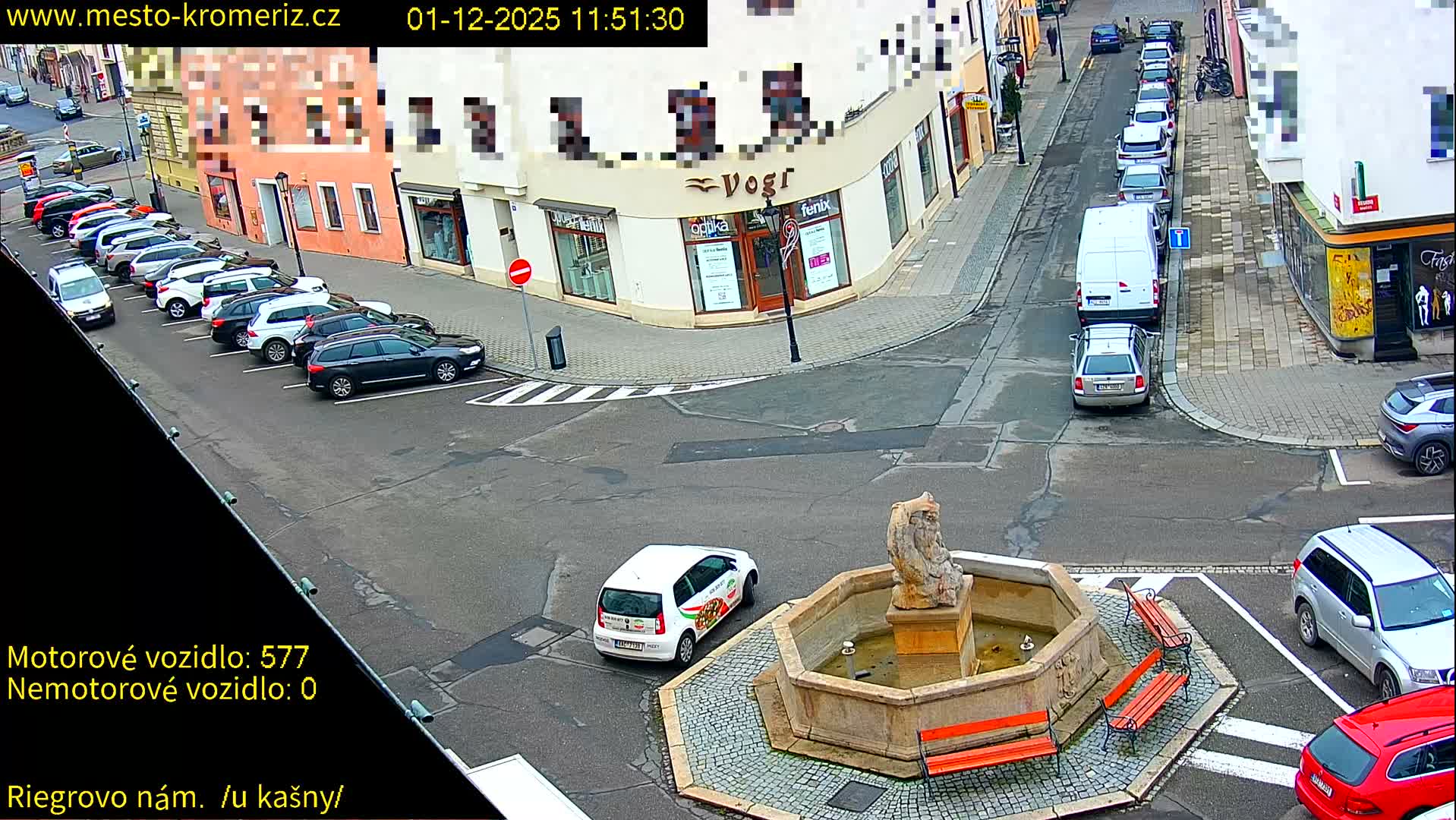 Kroměříž - Riegrovo Náměstí Fountain (Rieger Square) Live Cam - Kromeriz, Zlin, Czechia