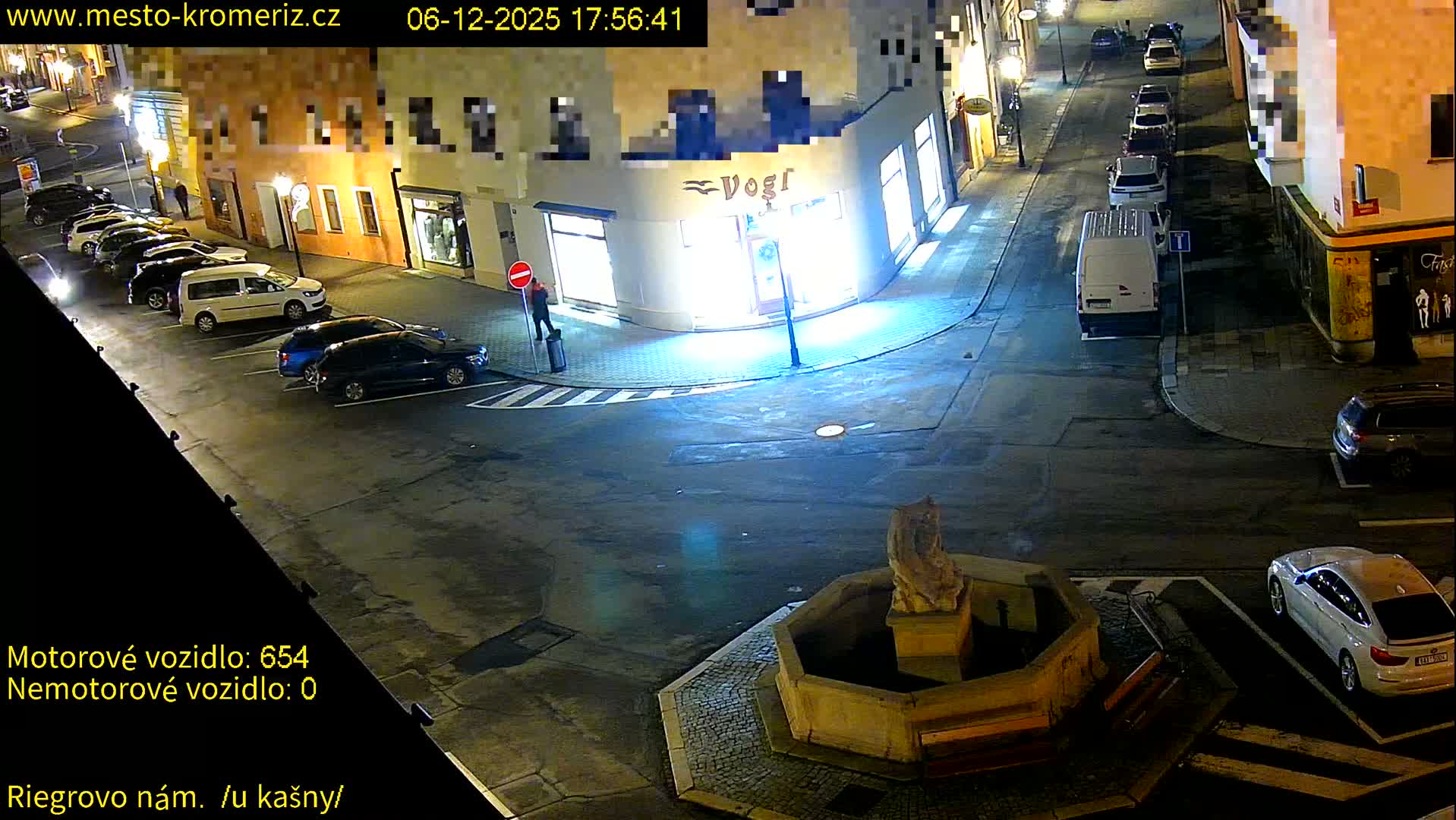 Kroměříž - Riegrovo Náměstí Fountain (Rieger Square) Live Cam - Kromeriz, Zlin, Czechia