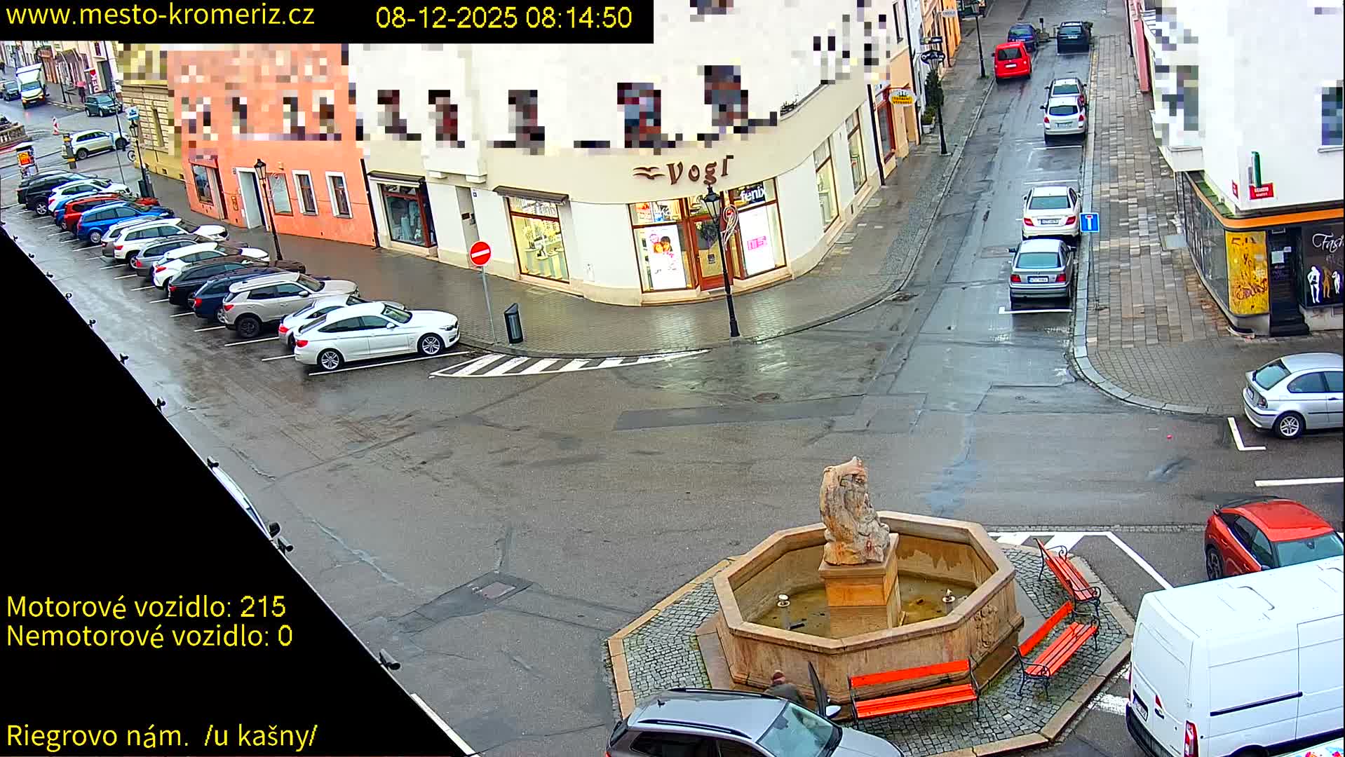 Kroměříž - Riegrovo Náměstí Fountain (Rieger Square) Live Cam - Kromeriz, Zlin, Czechia
