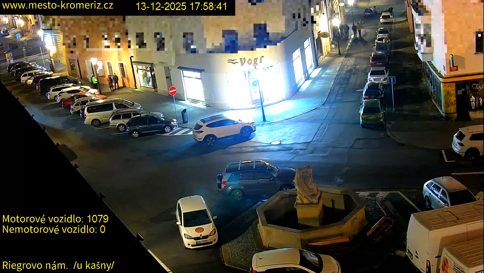 Kroměříž - Riegrovo Náměstí Fountain (Rieger Square) Live Cam - Kromeriz, Zlin, Czechia