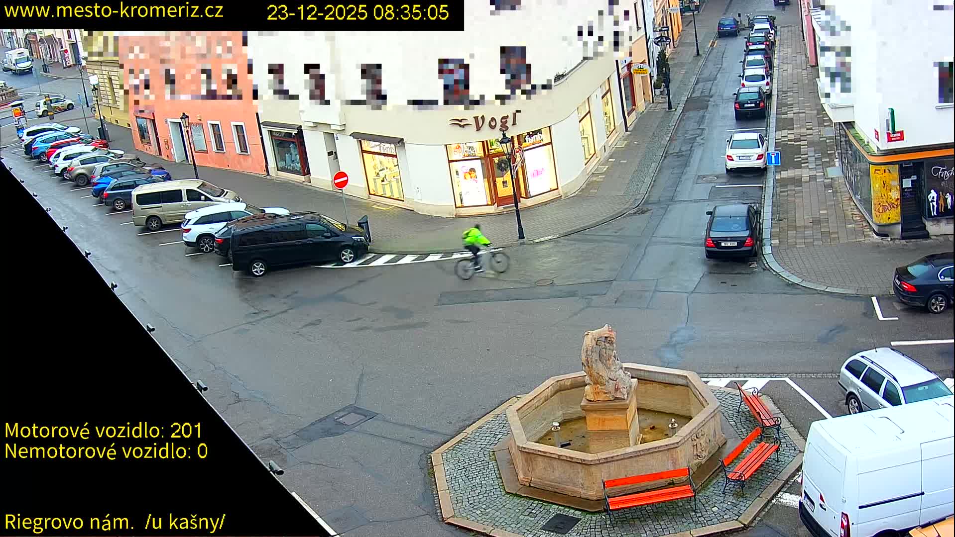 Kroměříž - Riegrovo Náměstí Fountain (Rieger Square) Live Cam - Kromeriz, Zlin, Czechia