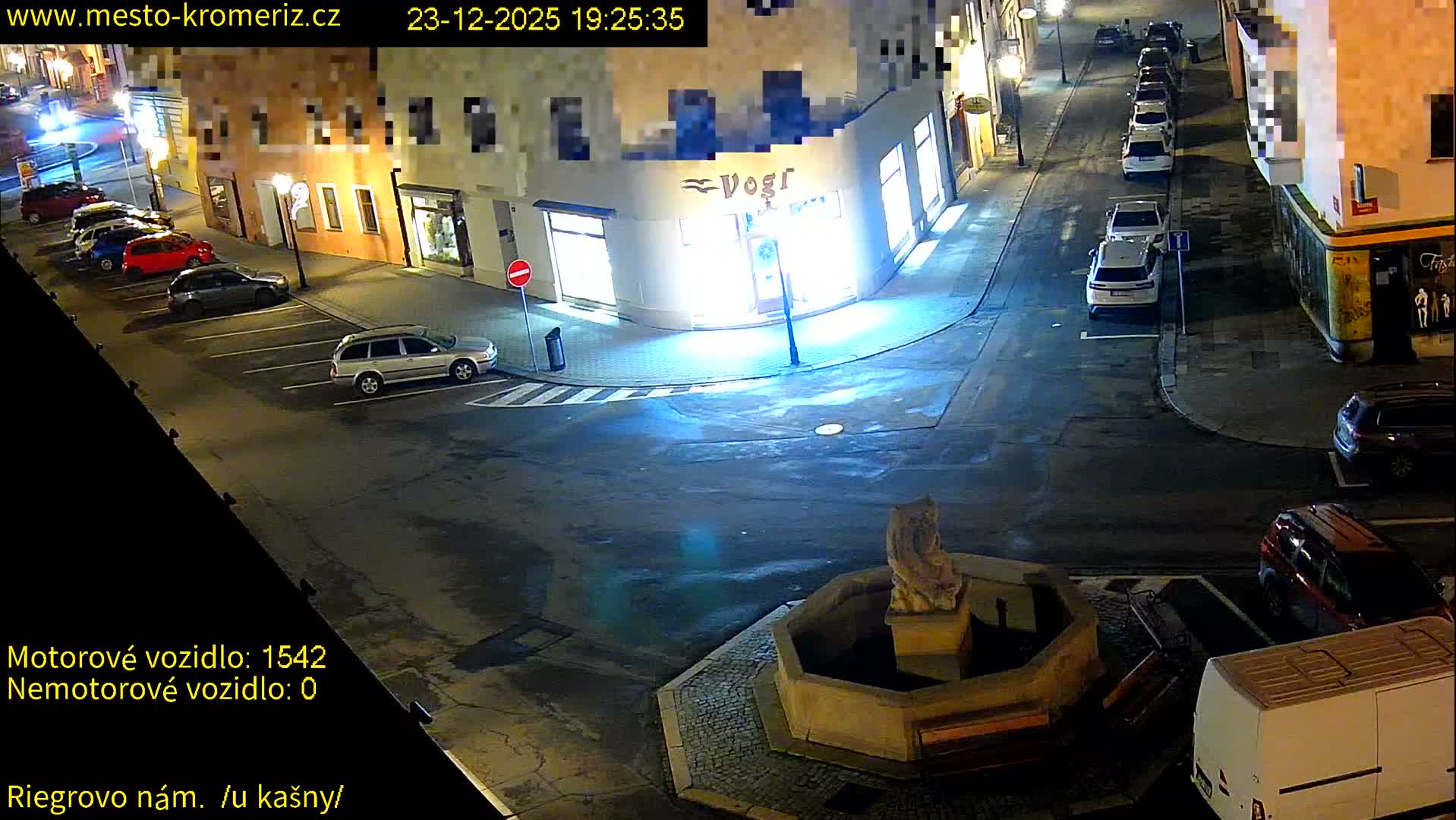 Kroměříž - Riegrovo Náměstí Fountain (Rieger Square) Live Cam - Kromeriz, Zlin, Czechia