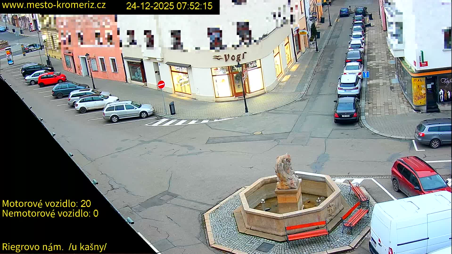 Kroměříž - Riegrovo Náměstí Fountain (Rieger Square) Live Cam - Kromeriz, Zlin, Czechia