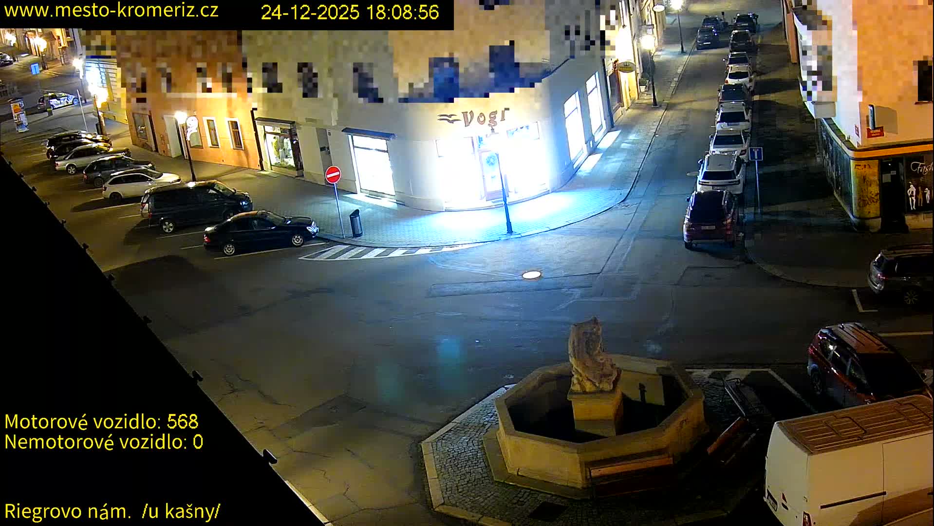 Kroměříž - Riegrovo Náměstí Fountain (Rieger Square) Live Cam - Kromeriz, Zlin, Czechia