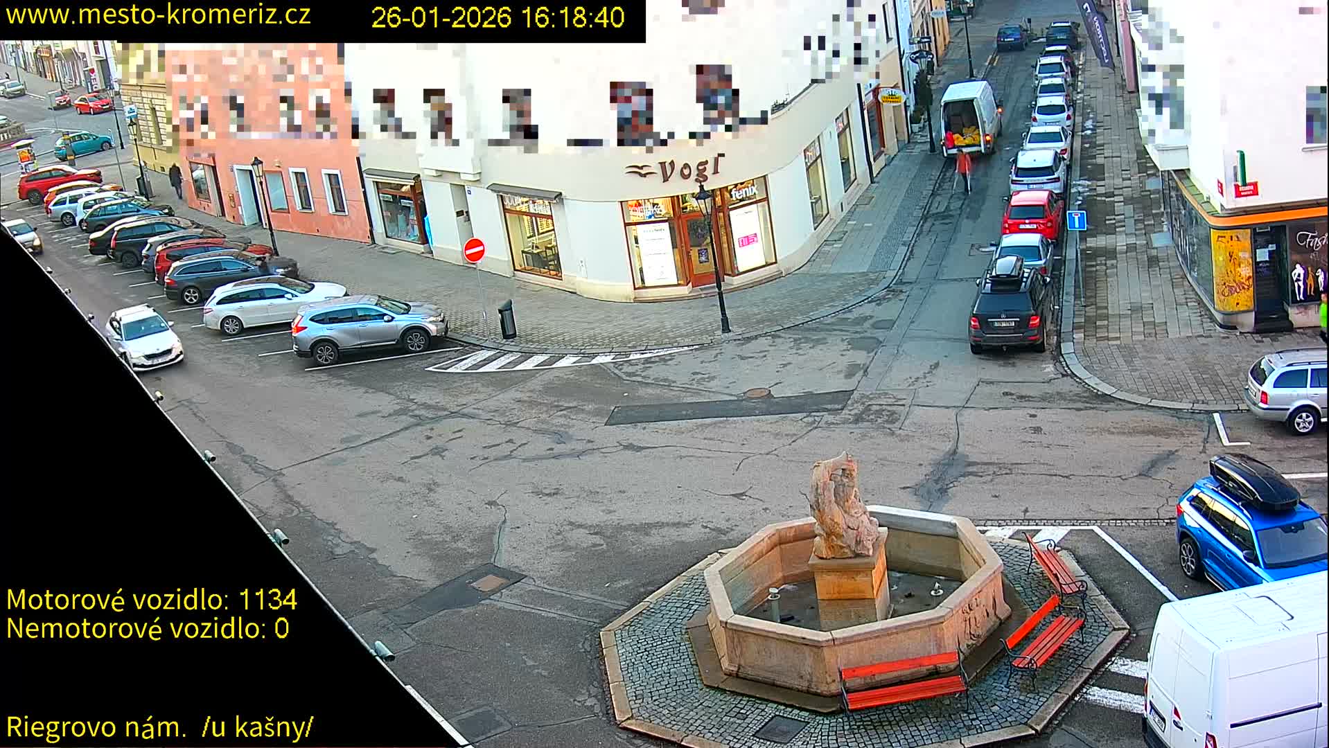 Kroměříž - Riegrovo Náměstí Fountain (Rieger Square) Live Cam - Kromeriz, Zlin, Czechia