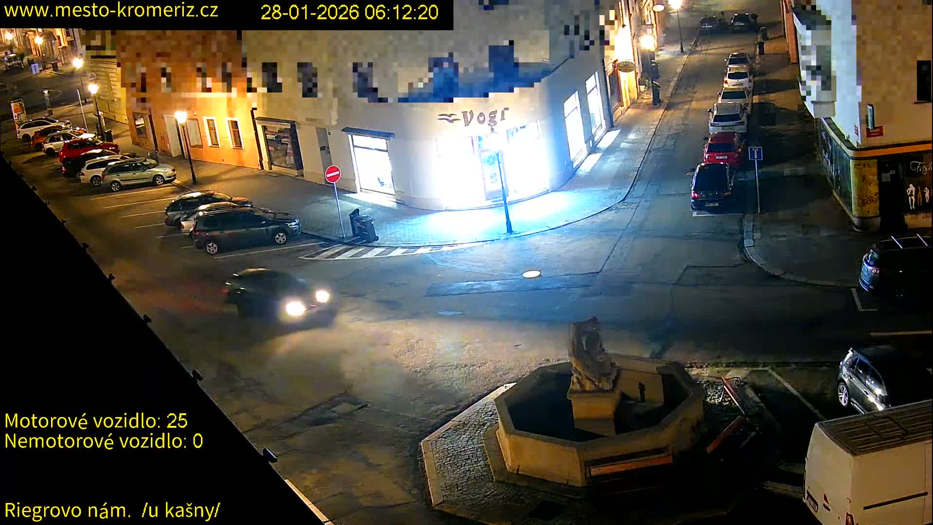 Kroměříž - Riegrovo Náměstí Fountain (Rieger Square) Live Cam - Kromeriz, Zlin, Czechia
