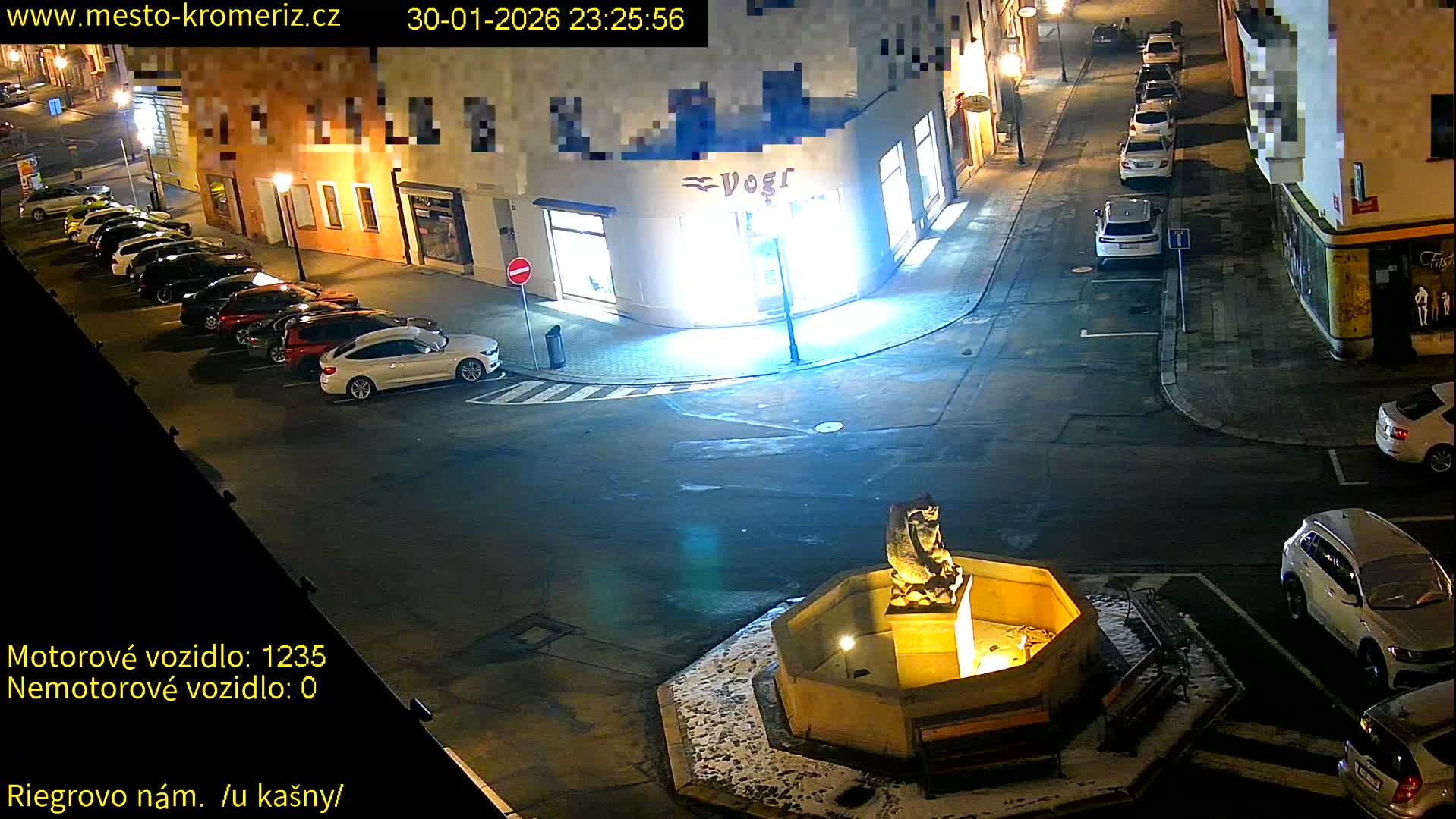 Kroměříž - Riegrovo Náměstí Fountain (Rieger Square) Live Cam - Kromeriz, Zlin, Czechia