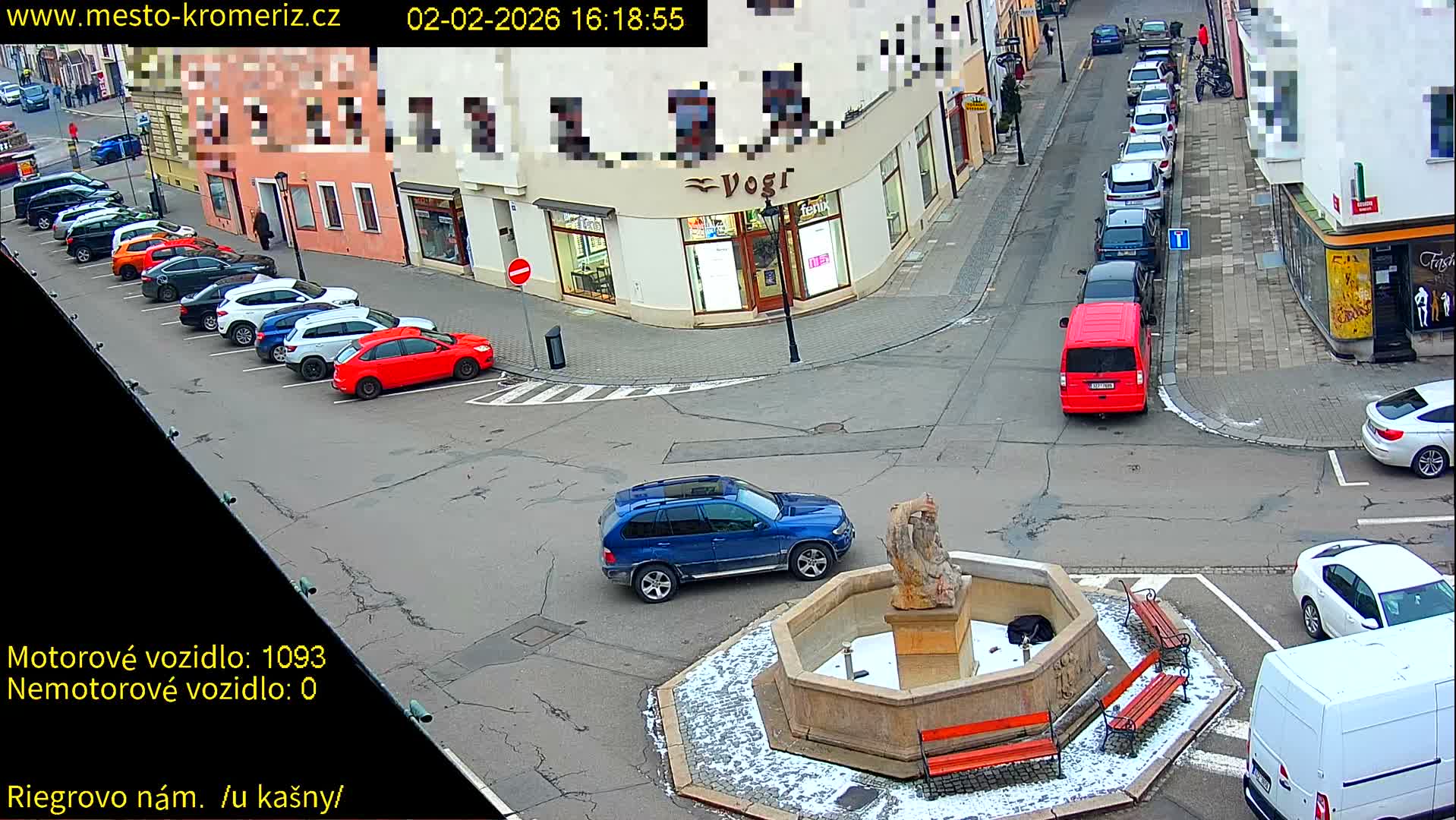 Kroměříž - Riegrovo Náměstí Fountain (Rieger Square) Live Cam - Kromeriz, Zlin, Czechia
