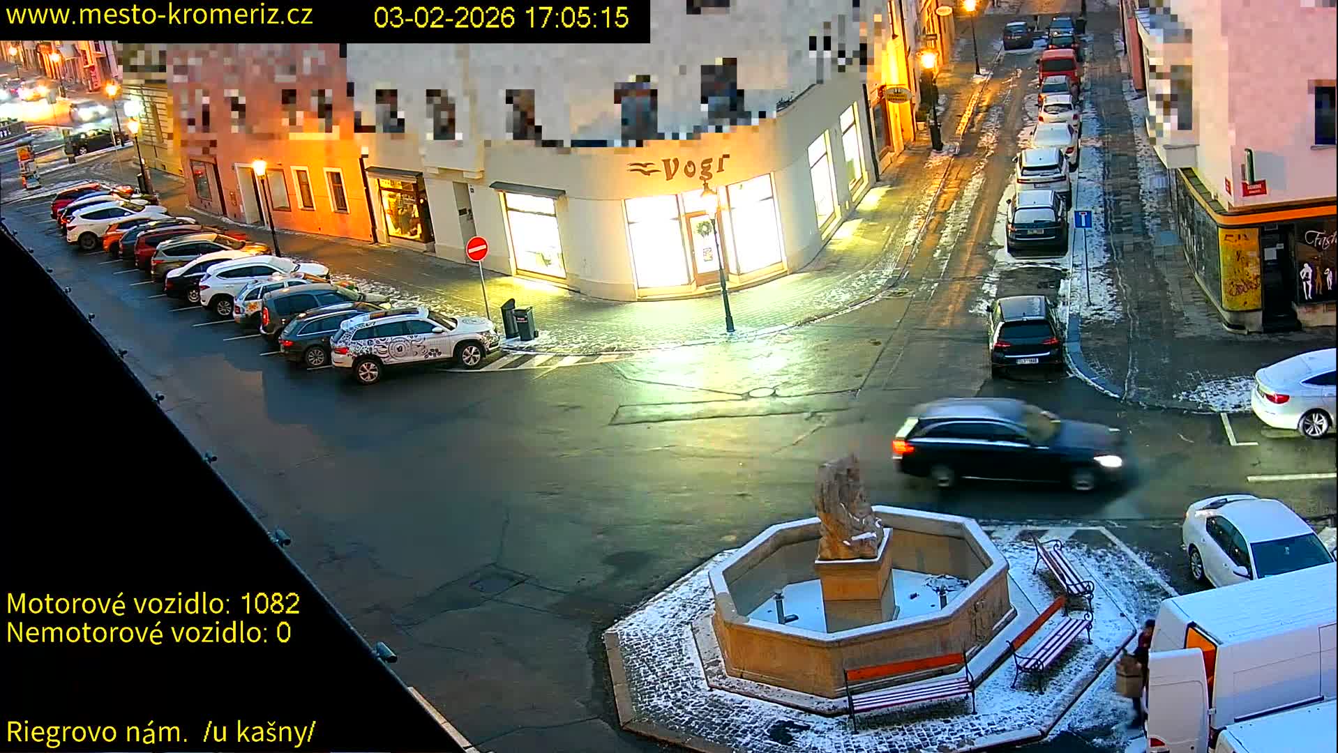 Kroměříž - Riegrovo Náměstí Fountain (Rieger Square) Live Cam - Kromeriz, Zlin, Czechia