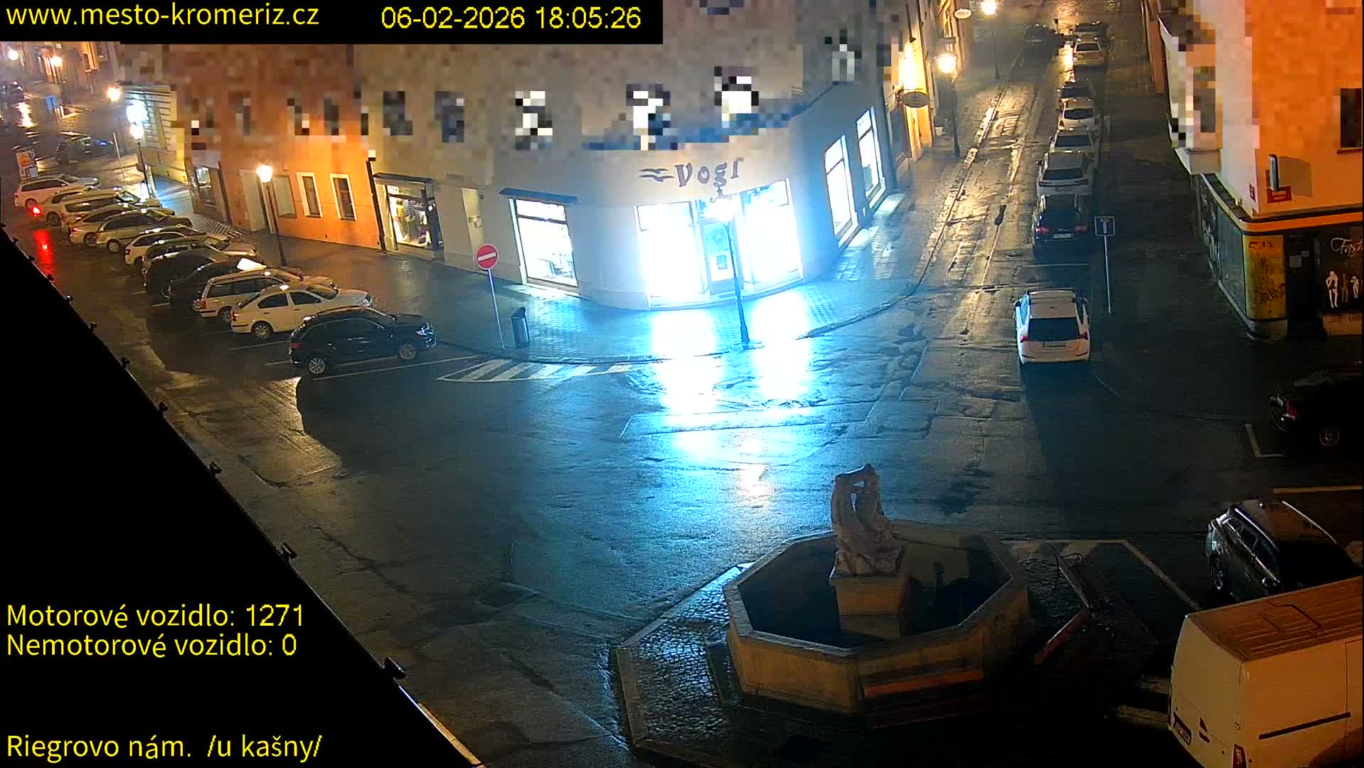 Kroměříž - Riegrovo Náměstí Fountain (Rieger Square) Live Cam - Kromeriz, Zlin, Czechia