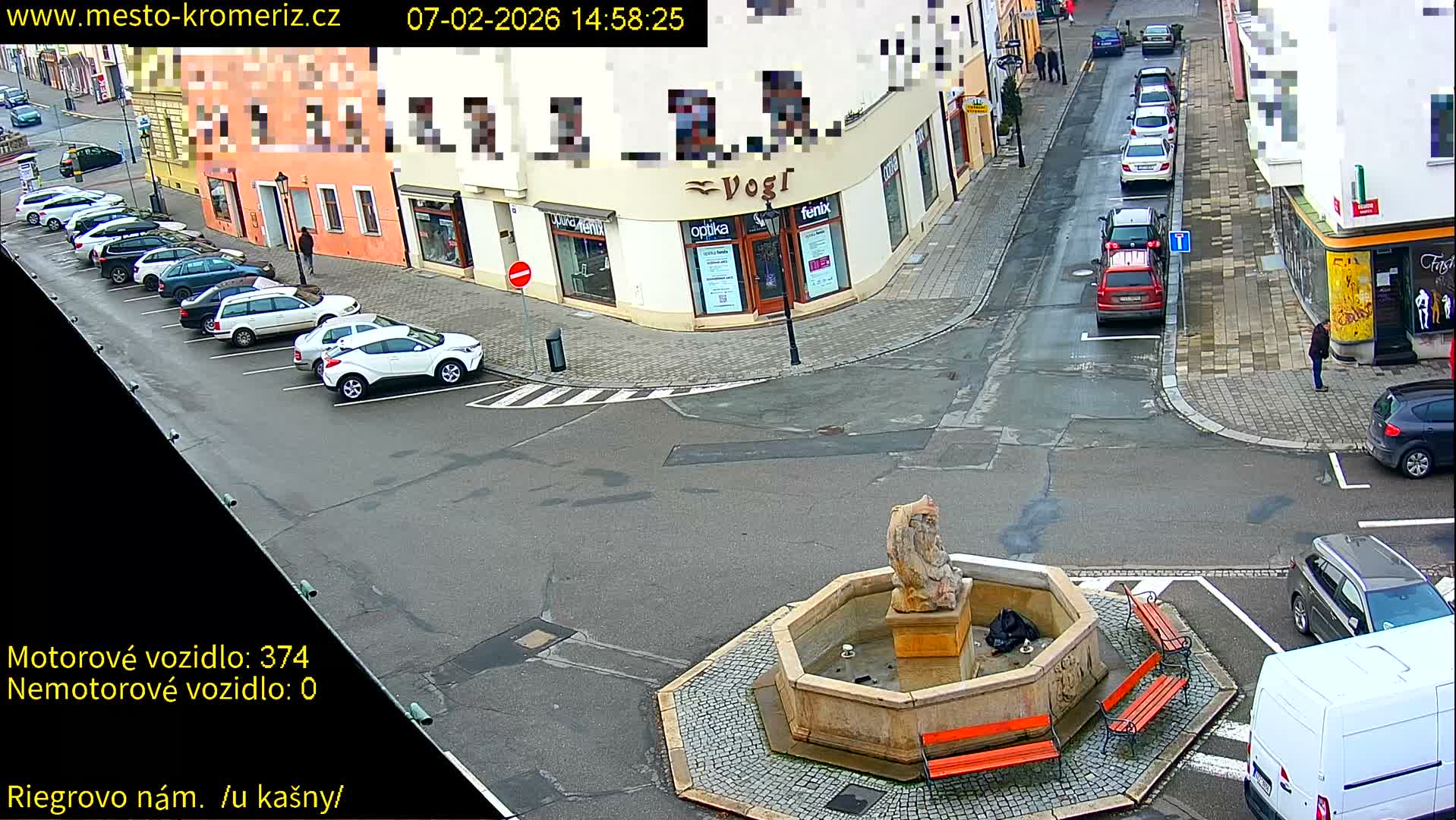 Kroměříž - Riegrovo Náměstí Fountain (Rieger Square) Live Cam - Kromeriz, Zlin, Czechia
