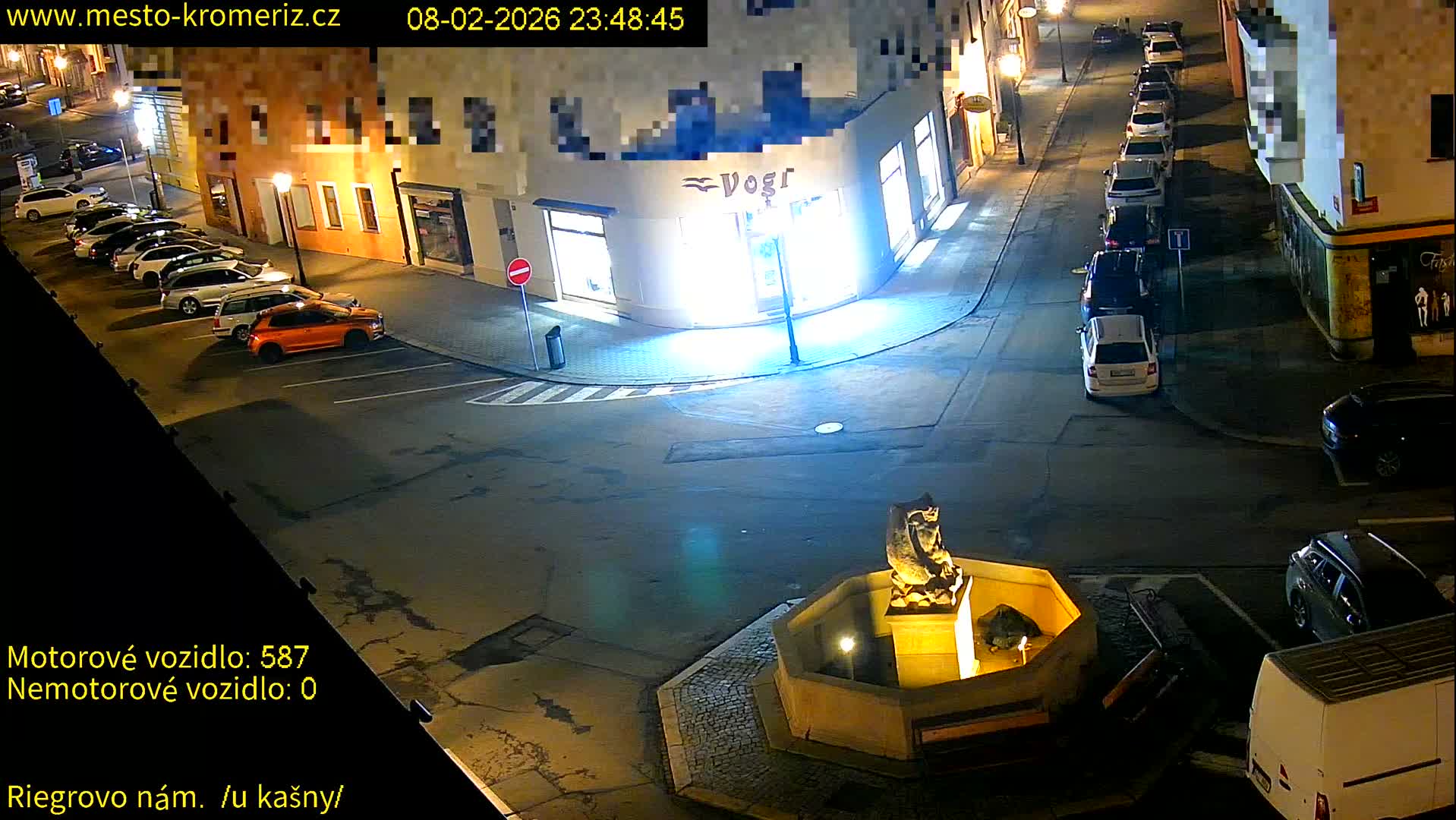 Kroměříž - Riegrovo Náměstí Fountain (Rieger Square) Live Cam - Kromeriz, Zlin, Czechia