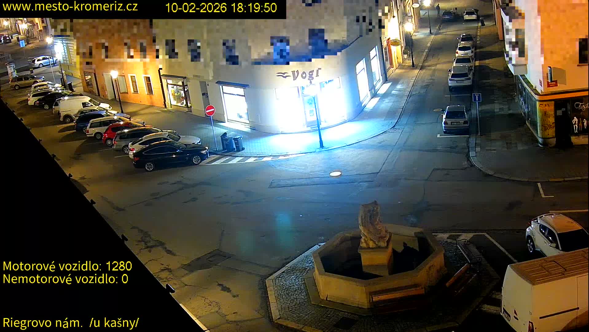 Kroměříž - Riegrovo Náměstí Fountain (Rieger Square) Live Cam - Kromeriz, Zlin, Czechia