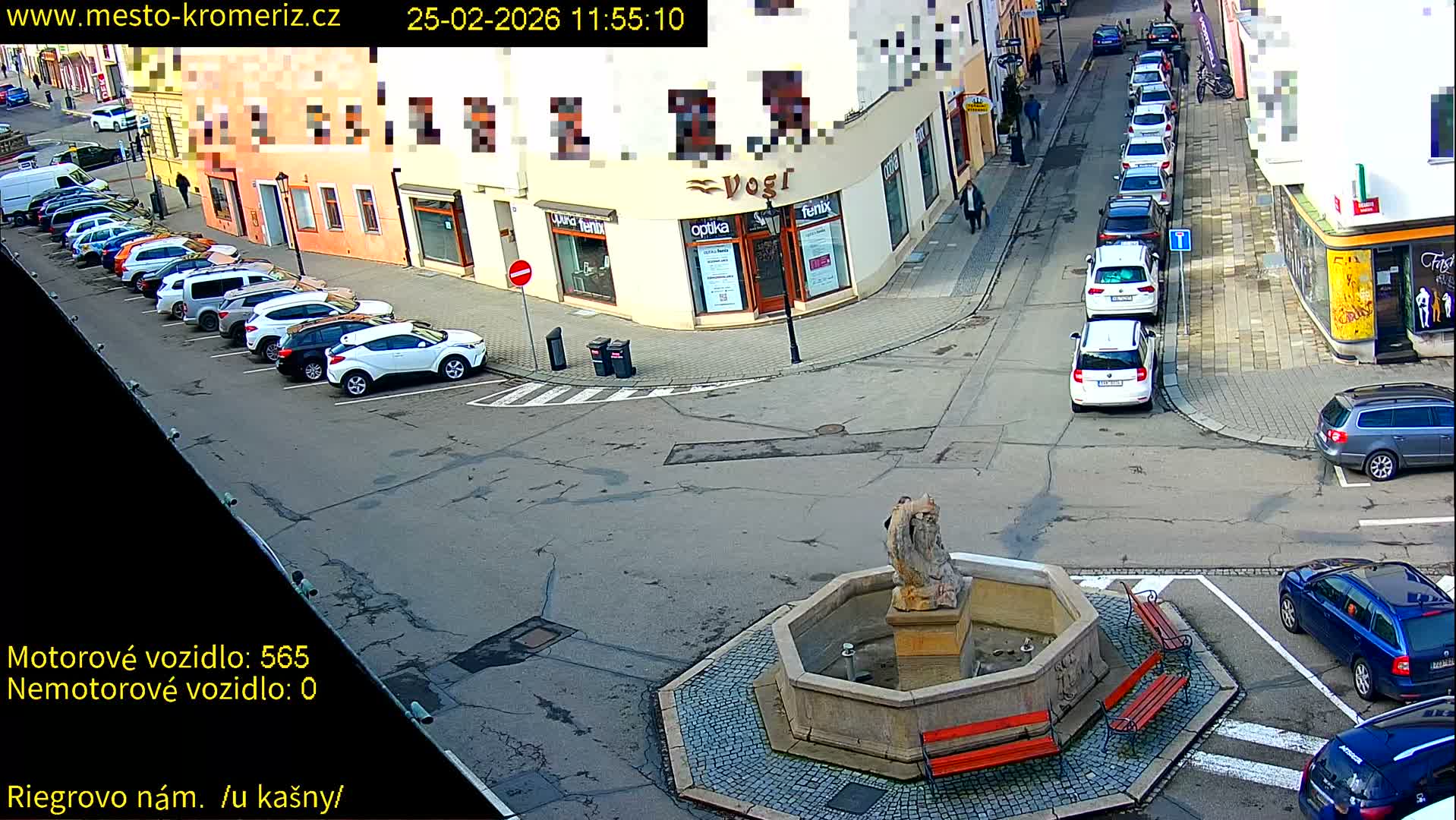 Kroměříž - Riegrovo Náměstí Fountain (Rieger Square) Live Cam - Kromeriz, Zlin, Czechia