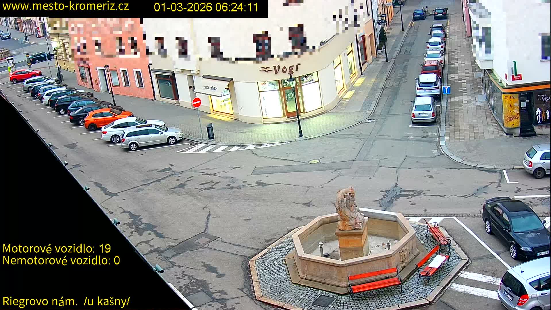 Kroměříž - Riegrovo Náměstí Fountain (Rieger Square) Live Cam - Kromeriz, Zlin, Czechia