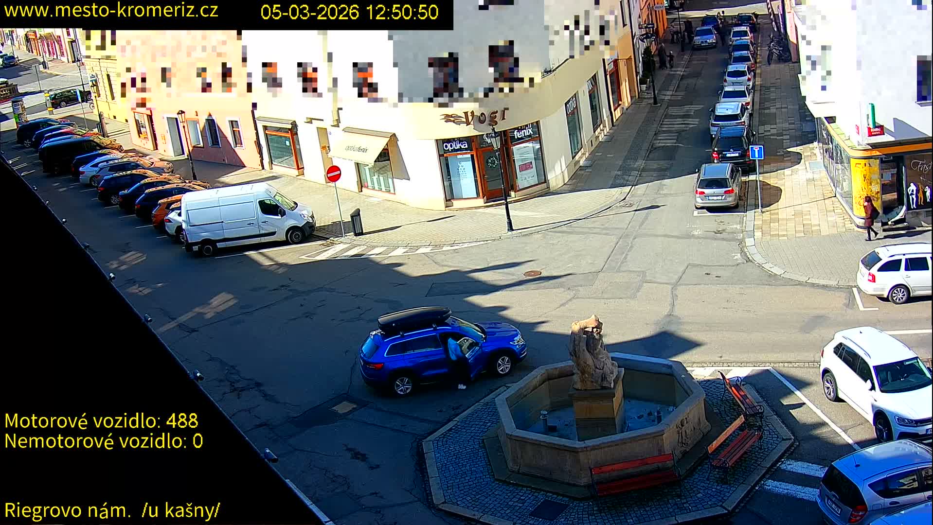 Kroměříž - Riegrovo Náměstí Fountain (Rieger Square) Live Cam - Kromeriz, Zlin, Czechia