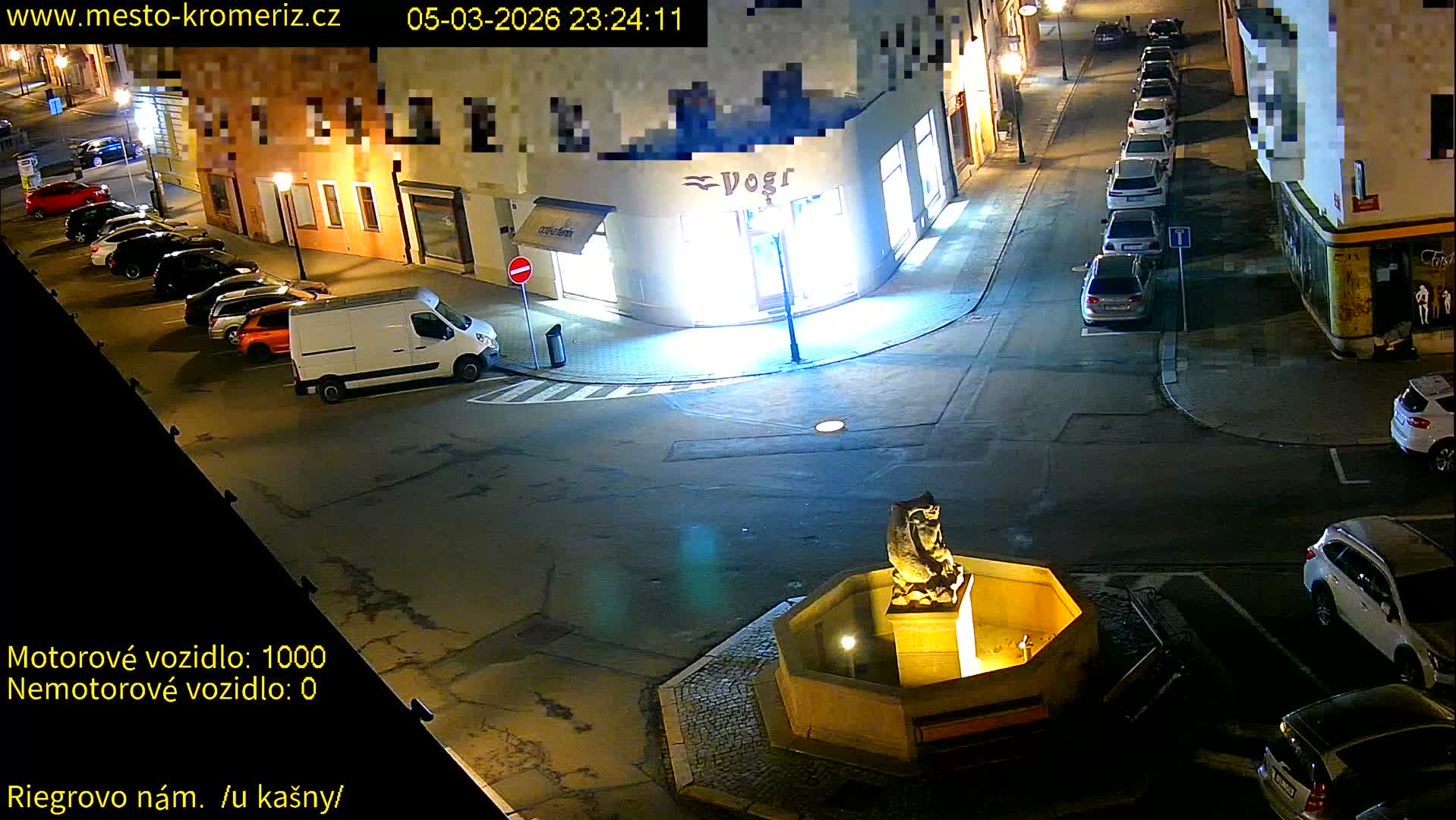 Kroměříž - Riegrovo Náměstí Fountain (Rieger Square) Live Cam - Kromeriz, Zlin, Czechia