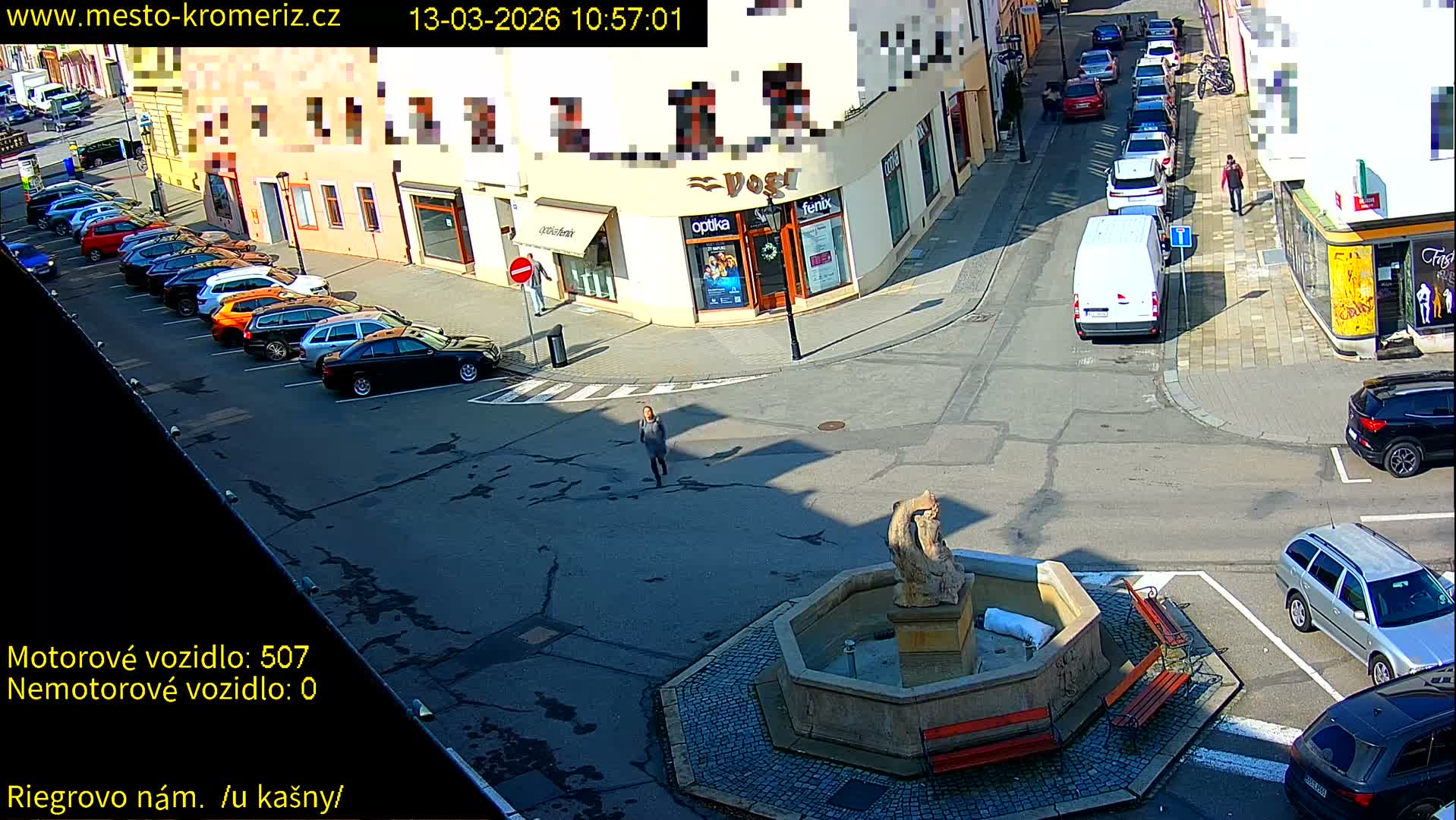 Kroměříž - Riegrovo Náměstí Fountain (Rieger Square) Live Cam - Kromeriz, Zlin, Czechia