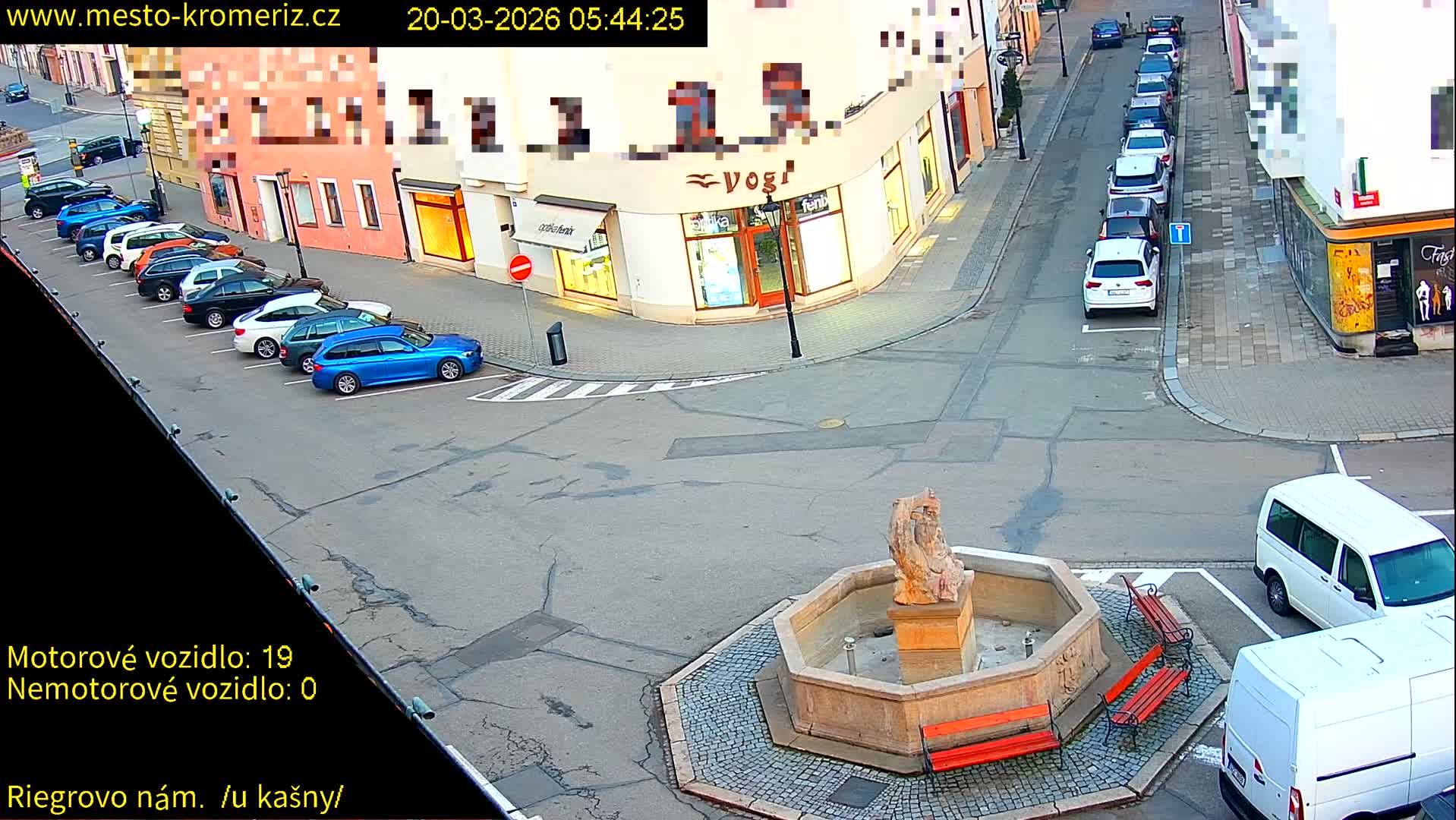 Kroměříž - Riegrovo Náměstí Fountain (Rieger Square) Live Cam - Kromeriz, Zlin, Czechia