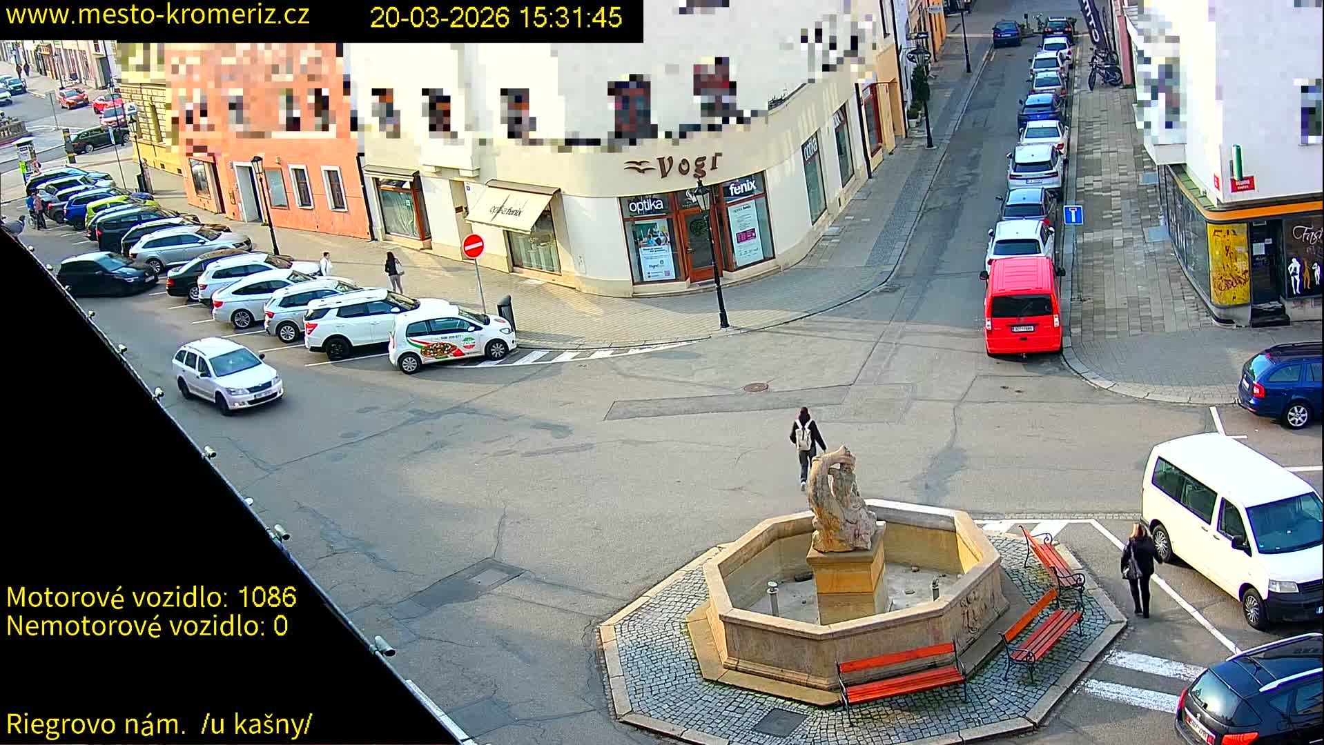 Kroměříž - Riegrovo Náměstí Fountain (Rieger Square) Live Cam - Kromeriz, Zlin, Czechia