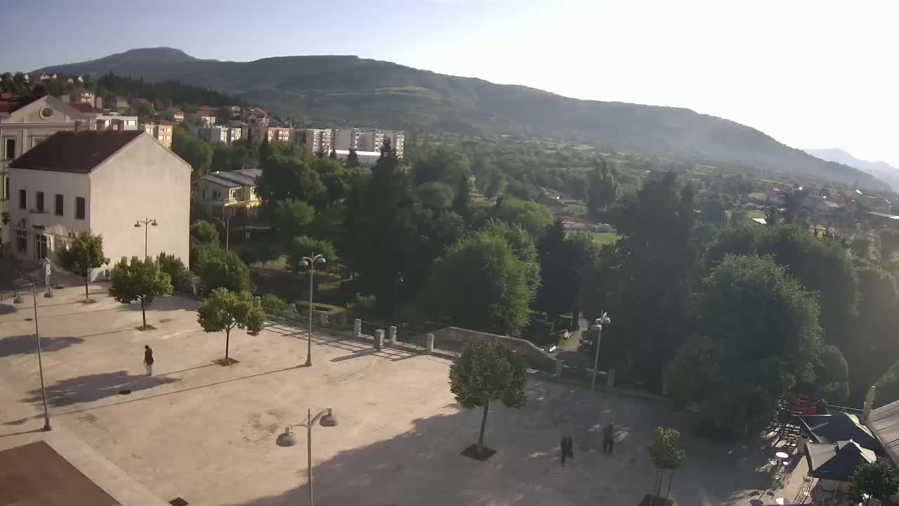 Drniš Town Skyline & Promina Mountain Live Cam - Drnis, Grad Drnis, Šibenik-Knin, Croatia