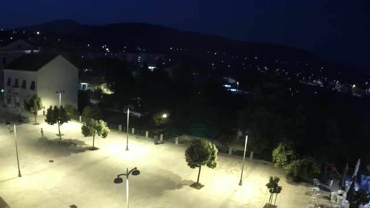Drniš Town Skyline & Promina Mountain Live Cam - Drnis, Grad Drnis, Šibenik-Knin, Croatia