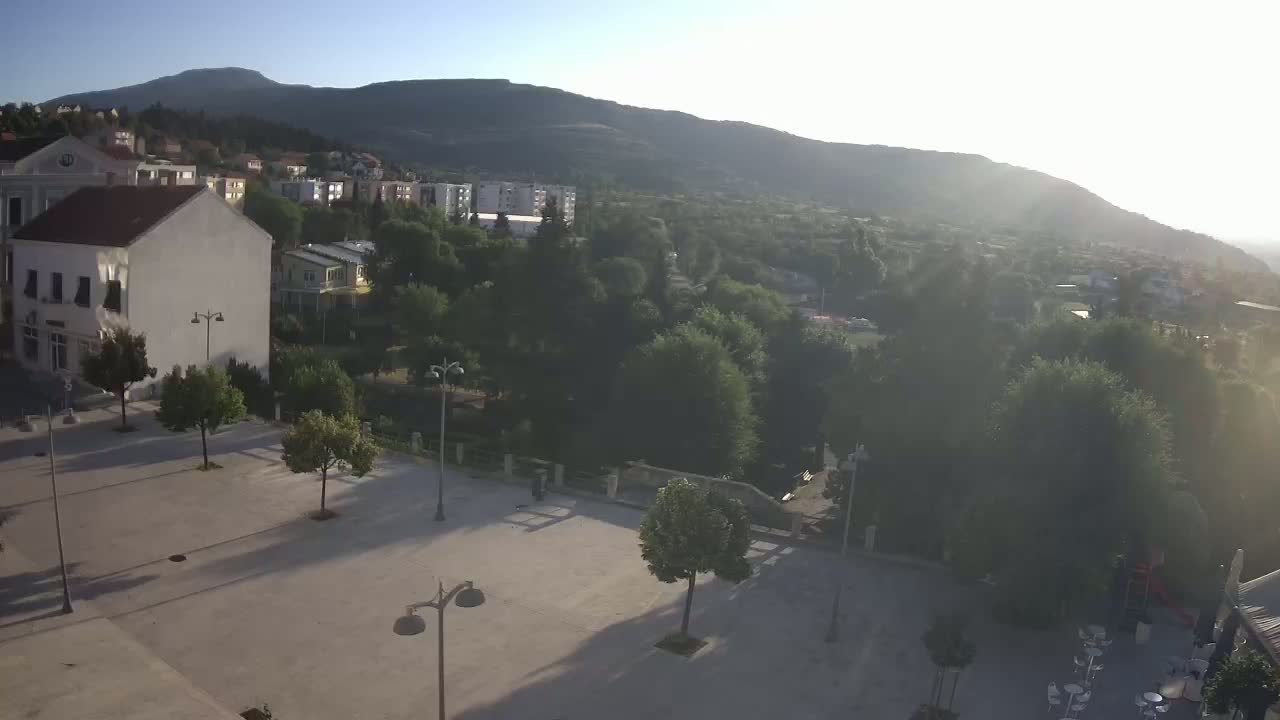 Drniš Town Skyline & Promina Mountain Live Cam - Drnis, Grad Drnis, Šibenik-Knin, Croatia
