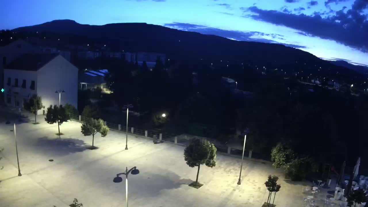 Drniš Town Skyline & Promina Mountain Live Cam - Drnis, Grad Drnis, Šibenik-Knin, Croatia