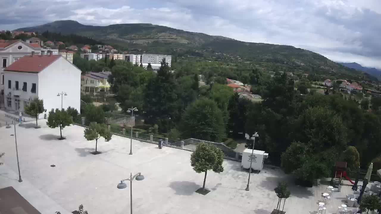 Drniš Town Skyline & Promina Mountain Live Cam - Drnis, Grad Drnis, Šibenik-Knin, Croatia