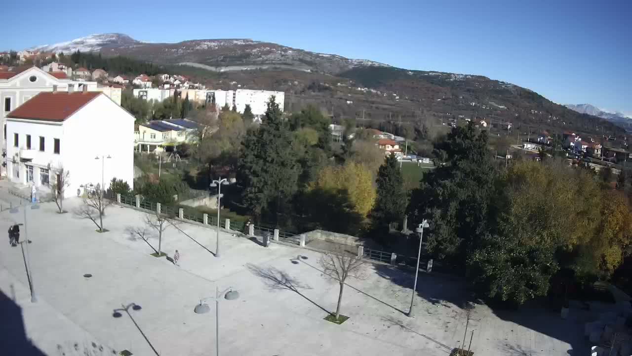 Drniš Town Skyline & Promina Mountain Live Cam - Drnis, Grad Drnis, Šibenik-Knin, Croatia