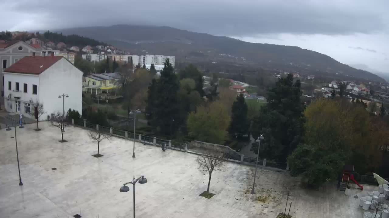 Drniš Town Skyline & Promina Mountain Live Cam - Drnis, Grad Drnis, Šibenik-Knin, Croatia