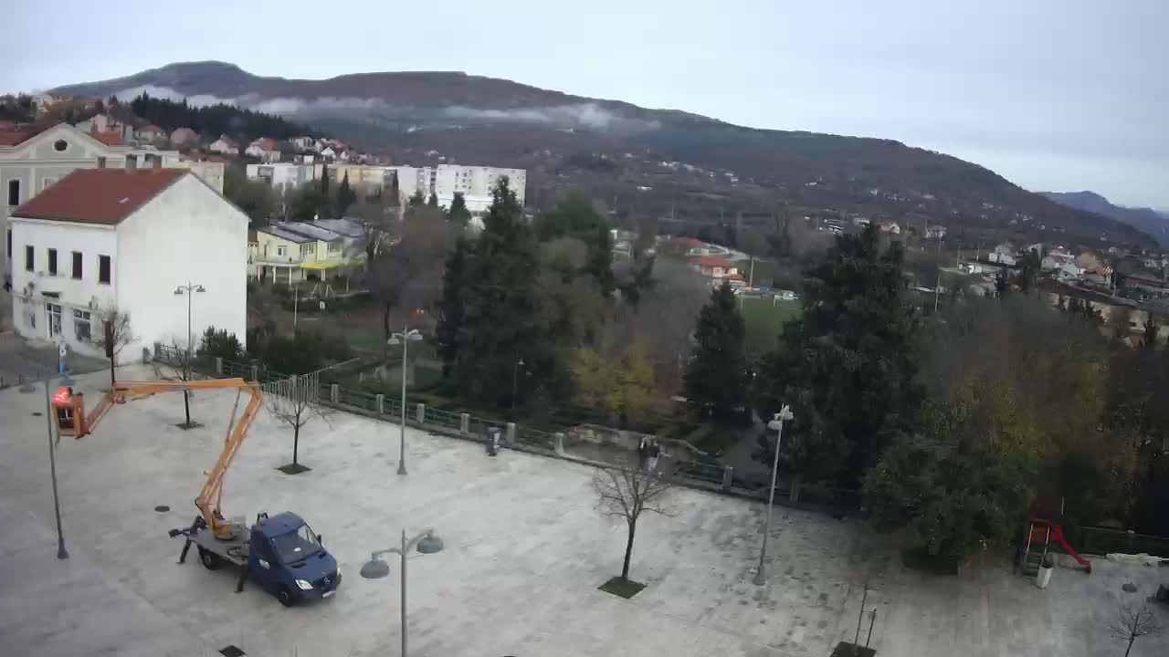 Drniš Town Skyline & Promina Mountain Live Cam - Drnis, Grad Drnis, Šibenik-Knin, Croatia